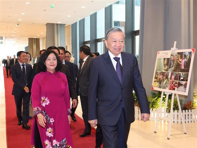 Tổng Bí thư, Chủ tịch nước Tô Lâm dự Lễ kỷ niệm 70 năm Giải phóng Thủ đô- Ảnh 1.
