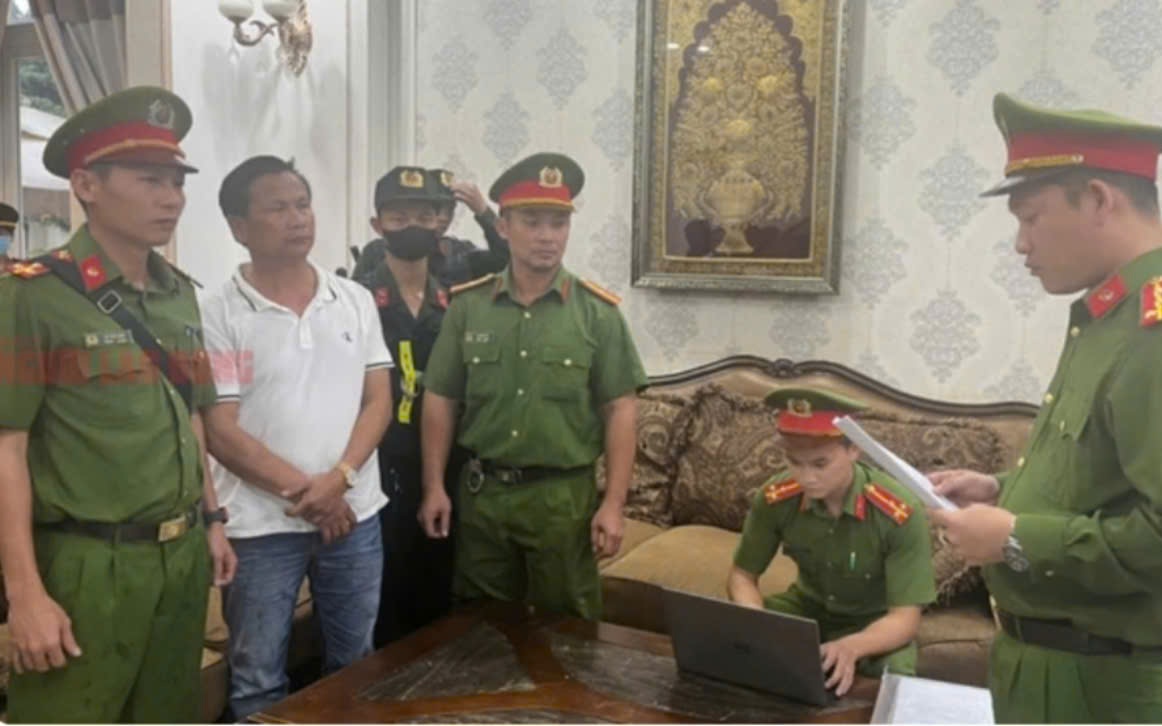 "Trùm" khai thác cát Tú “ác” cùng vợ bị khởi tố tội danh mới