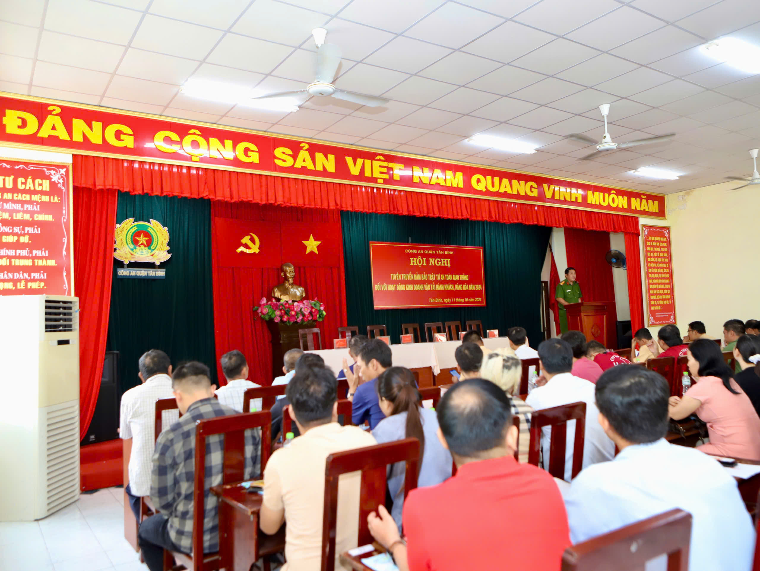 Công an biểu dương nhà xe "tỉnh táo"- Ảnh 1.