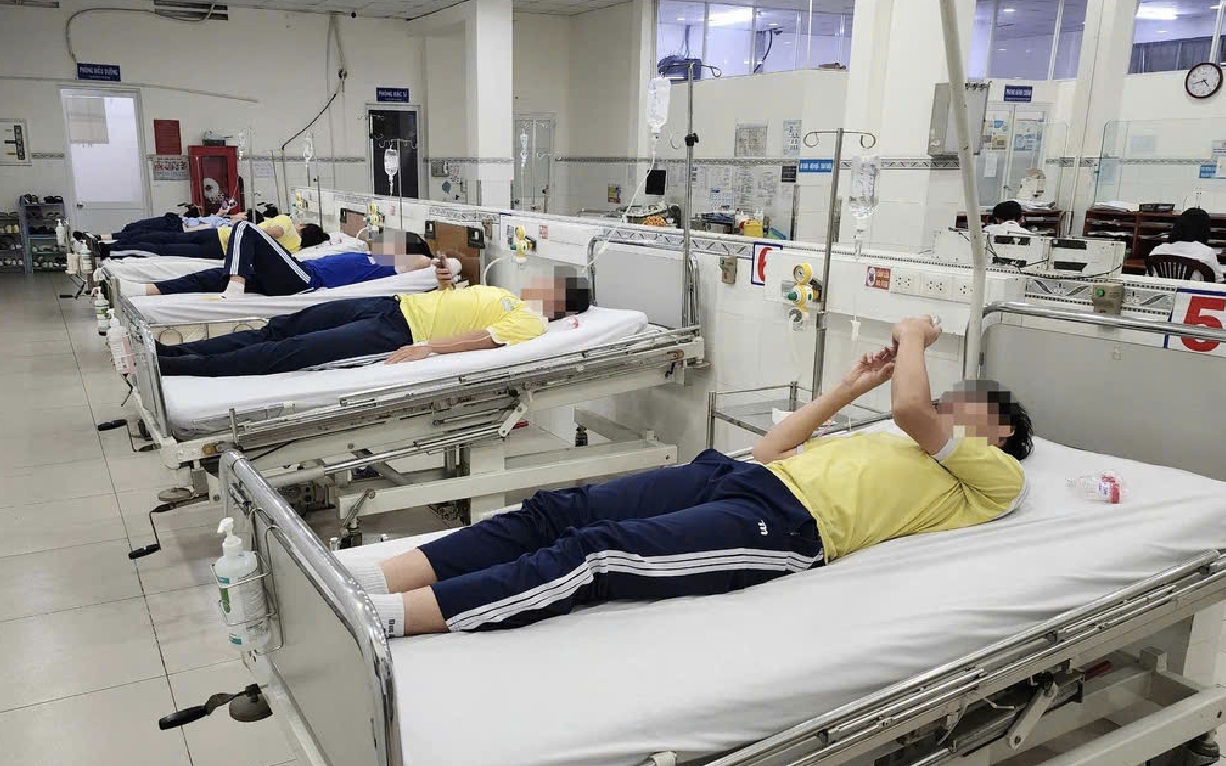 TP HCM: 6 học sinh trường cấp 3 nghi ngộ độc