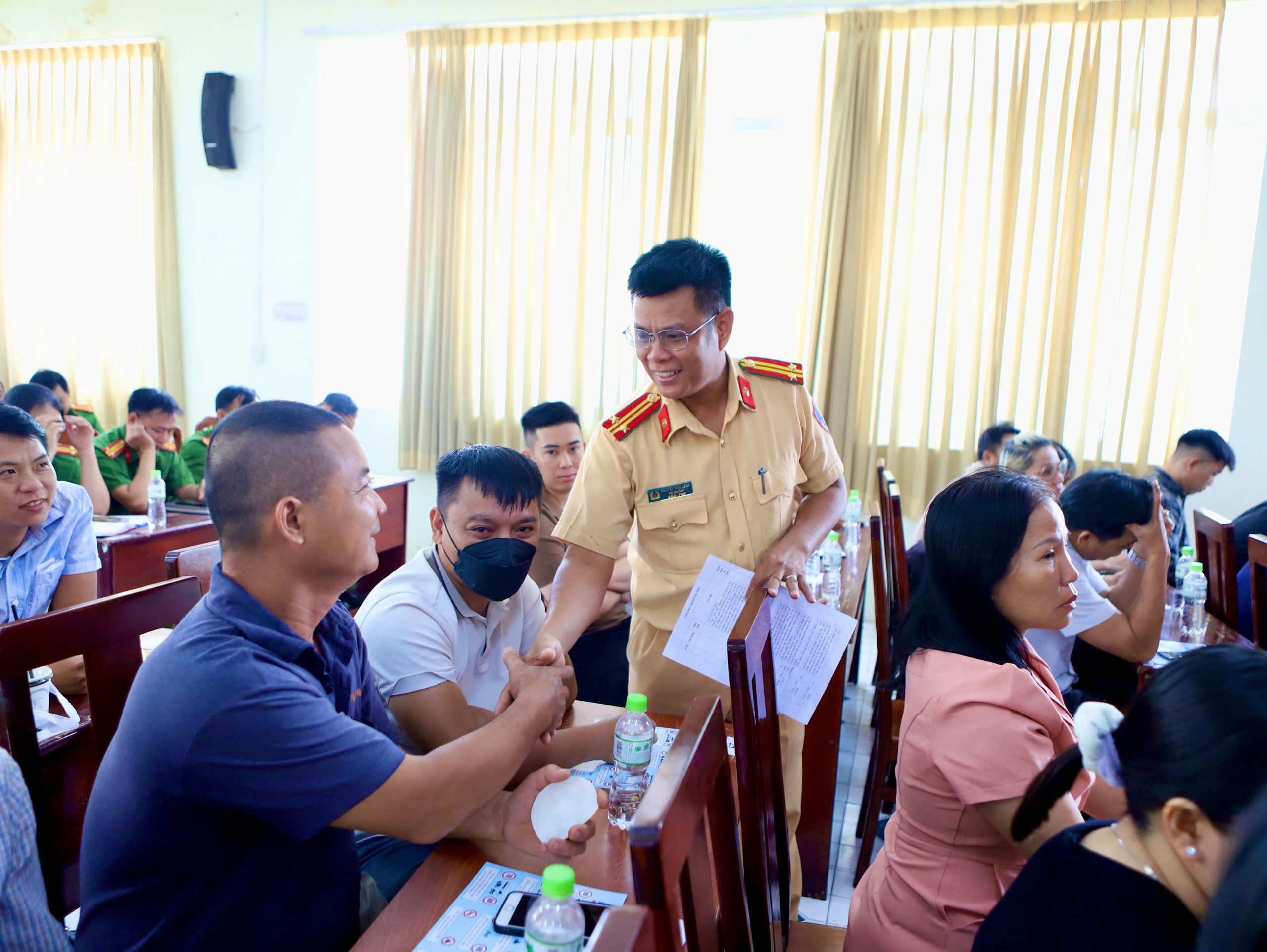 Công an biểu dương nhà xe "tỉnh táo"- Ảnh 3.