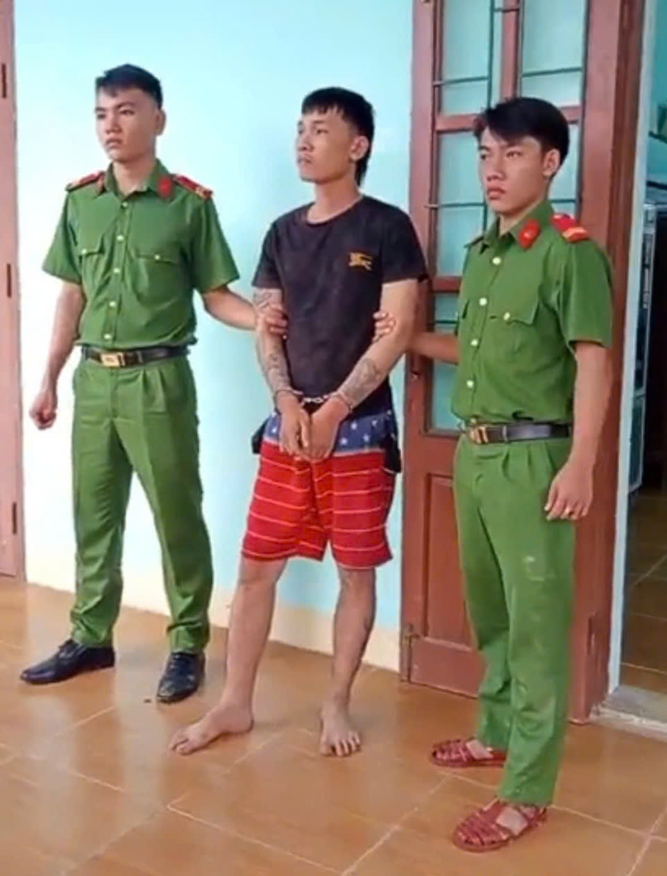 Bắt kẻ hủy hoại tài sản tại quán nhậu Bờ Đê- Ảnh 1.