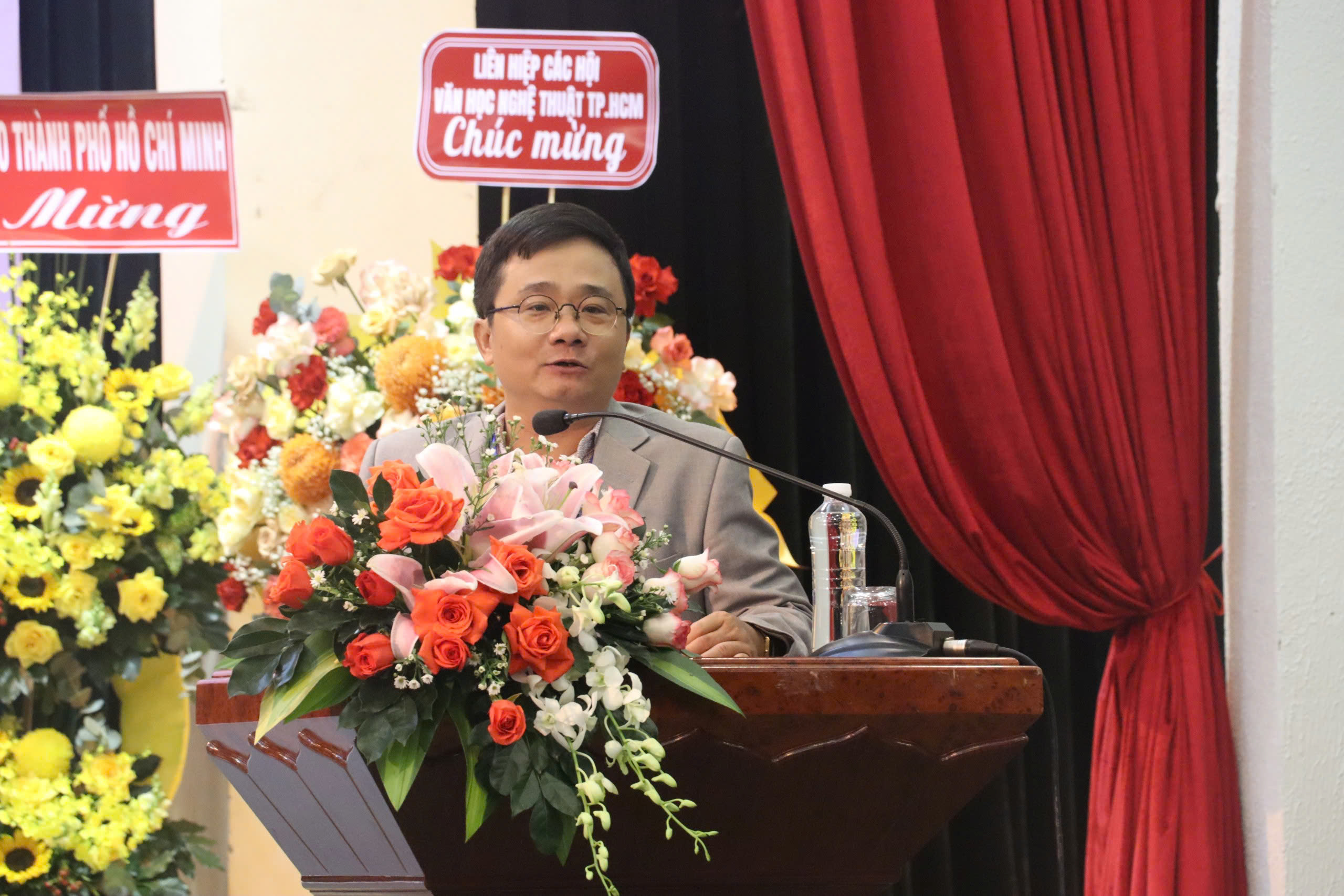 Nguyễn Nhật &Aacute;nh v&agrave; trăn trở về nghiệp văn chương- Ảnh 7.