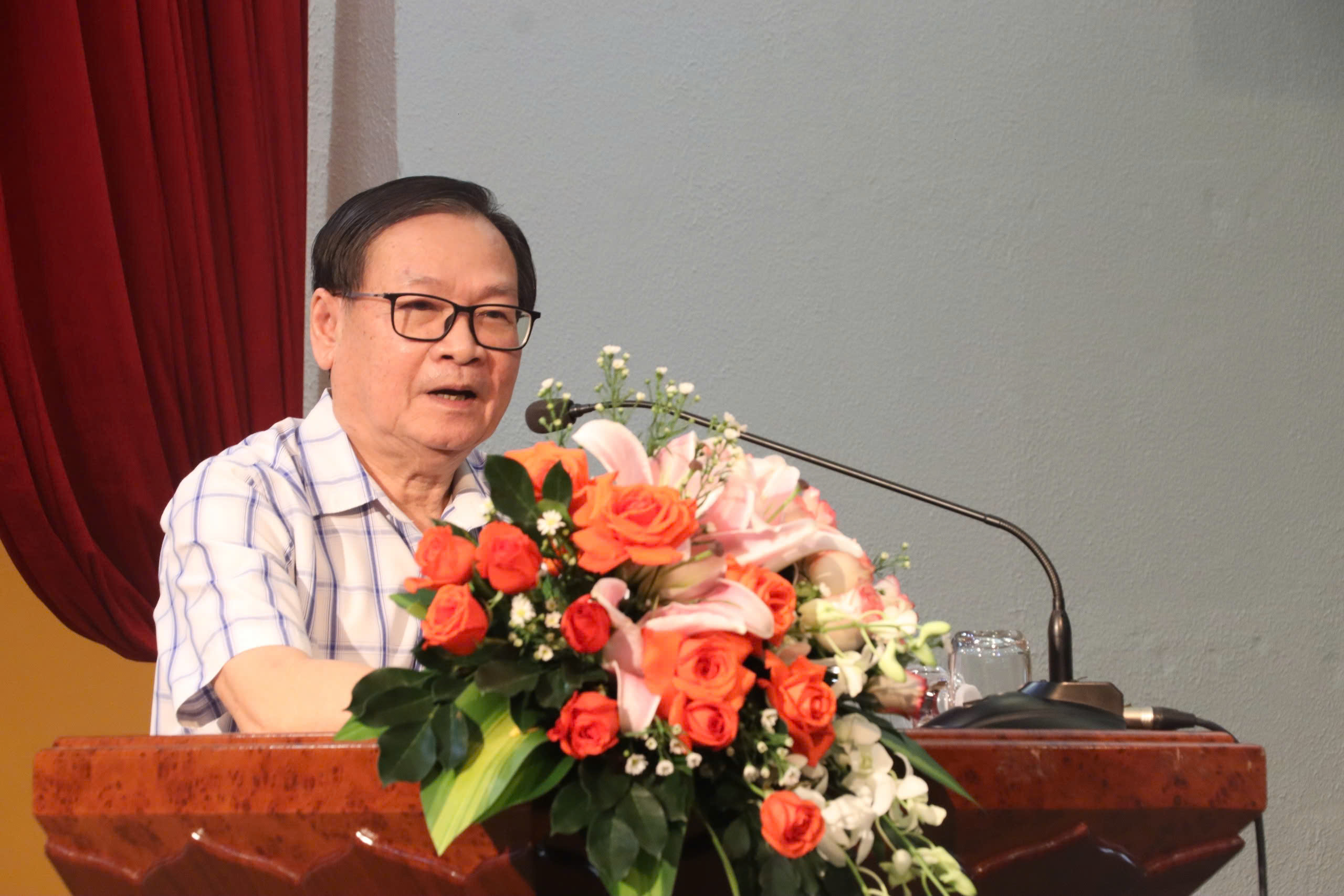 Nguyễn Nhật &Aacute;nh v&agrave; trăn trở về nghiệp văn chương- Ảnh 1.