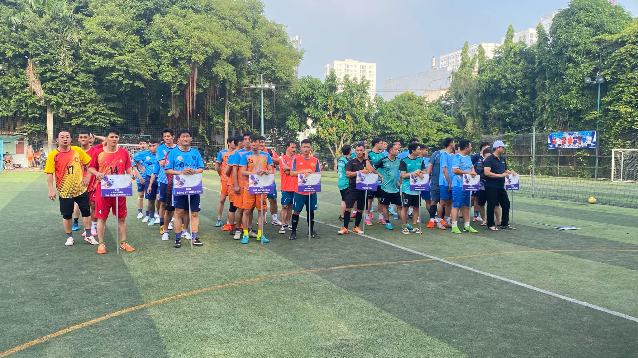 S&ocirc;i nổi Giải B&oacute;ng đ&aacute; kỷ niệm ng&agrave;y truyền thống Cơ quan chuy&ecirc;n tr&aacute;ch tham mưu, gi&uacute;p việc Th&agrave;nh ủy- Ảnh 1.