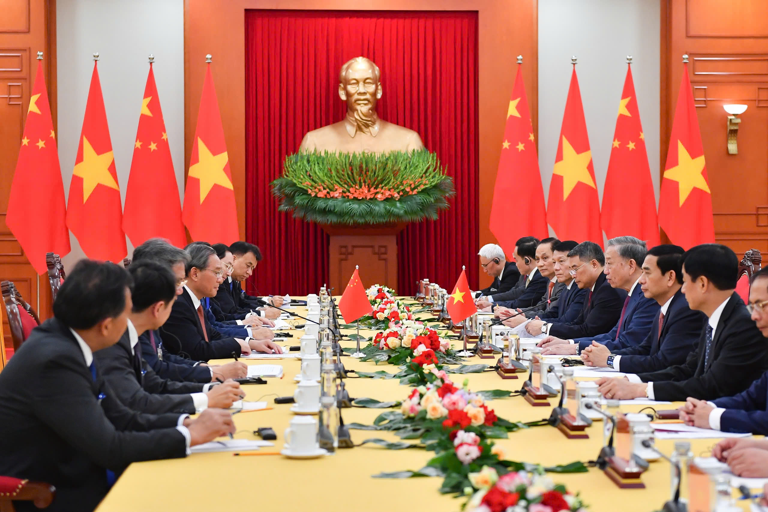 Đưa quan hệ Việt - Trung bước sang giai đoạn ph&aacute;t triển mới- Ảnh 1.