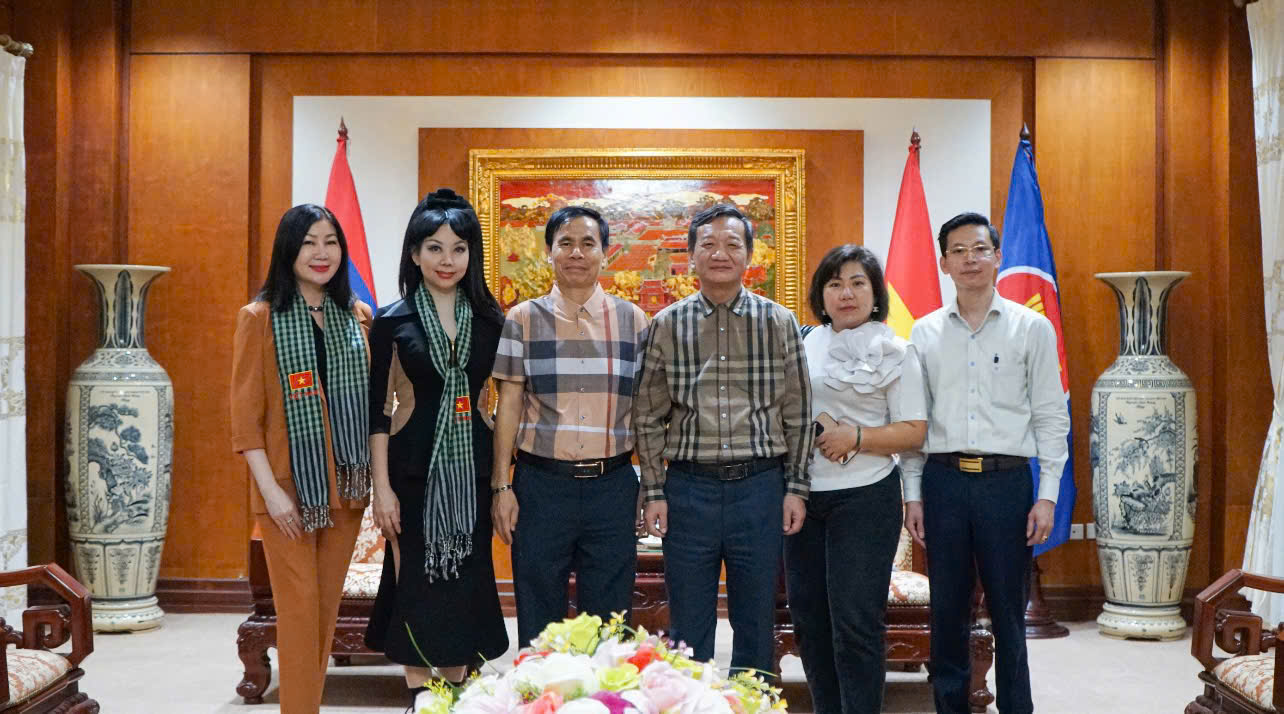 Tiến sĩ Quỳnh Paris được trao danh hiệu Doanh nh&acirc;n ti&ecirc;u biểu Asean- Ảnh 4.