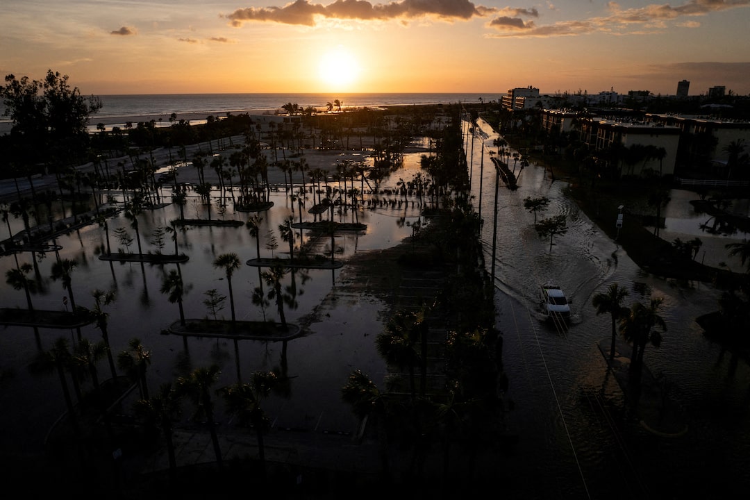&ldquo;Vũ kh&iacute;" chết người nhất của b&atilde;o Milton x&eacute; toạc Florida- Ảnh 3.