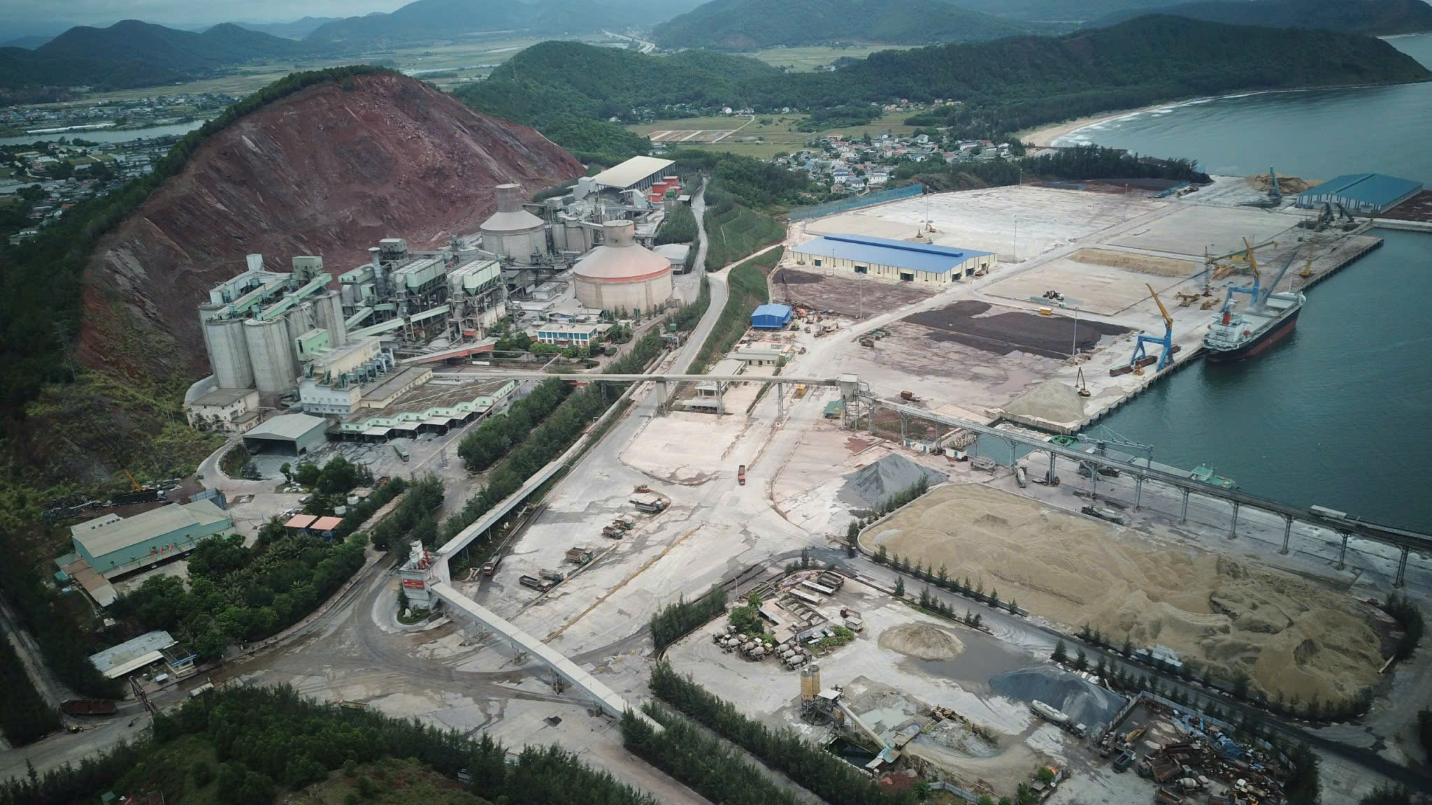 Nhiều vi phạm trong x&acirc;y dựng tại C&ocirc;ng ty CP Xi măng S&ocirc;ng Lam- Ảnh 1.