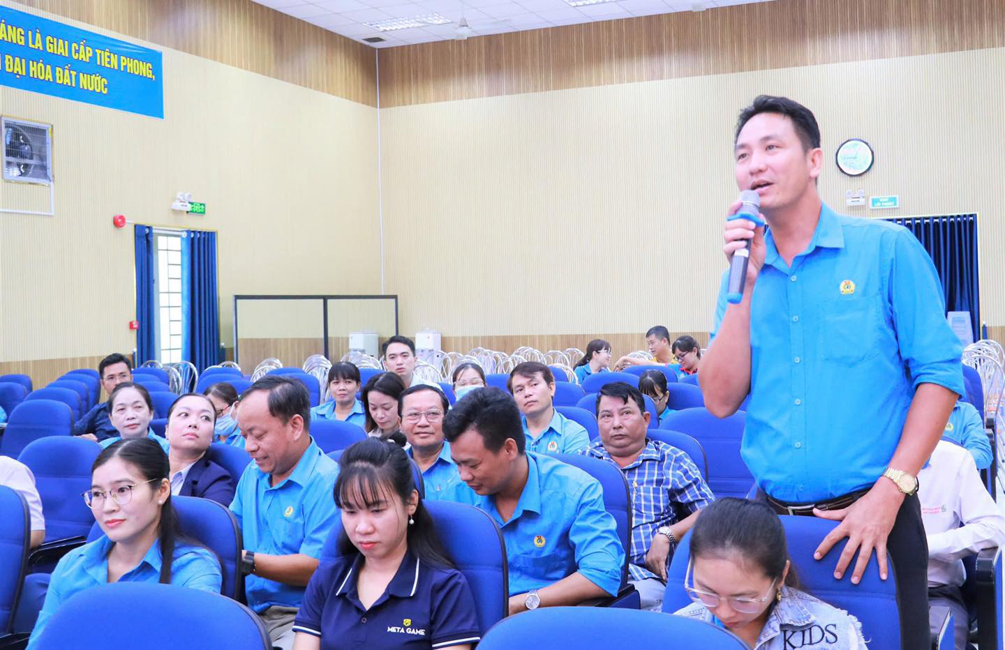 Quan t&acirc;m n&acirc;ng cao chất lượng bữa ăn giữa ca- Ảnh 1.