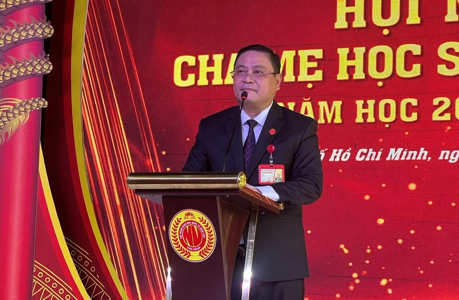 L&atilde;nh đạo trường học thẳng thắn đối thoại với phụ huynh- Ảnh 2.
