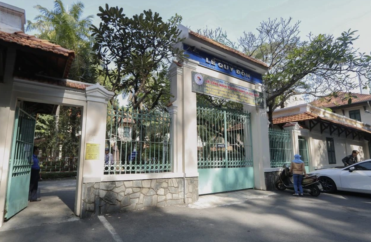 Vụ nghi ngộ độc ở Trường THPT Lê Quý Đôn: UBND TP HCM yêu cầu kiểm tra, rà soát- Ảnh 1.