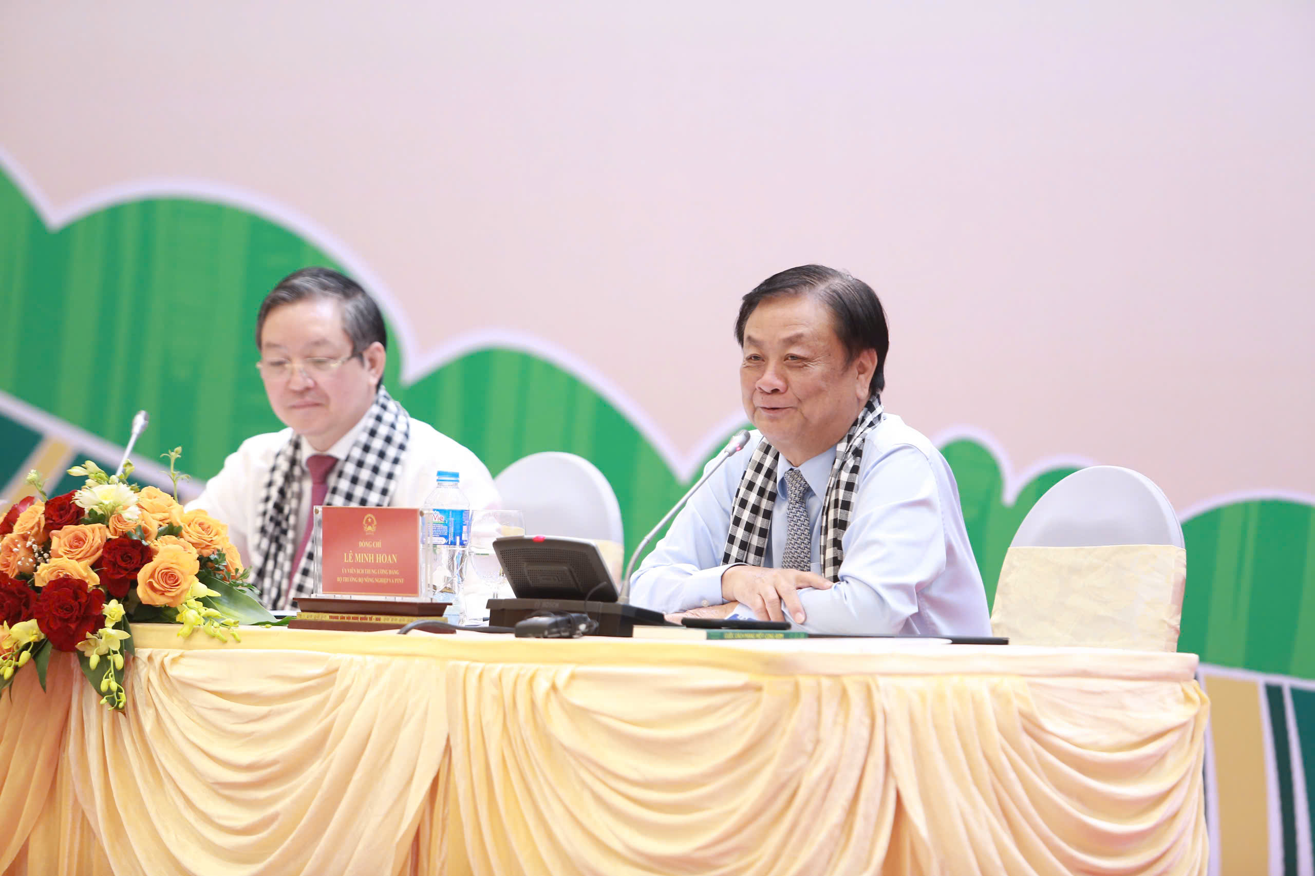 Bộ trưởng L&ecirc; Minh Hoan: Nếu n&ocirc;ng d&acirc;n kh&oacute;, h&atilde;y nhắn tin cho t&ocirc;i- Ảnh 1.