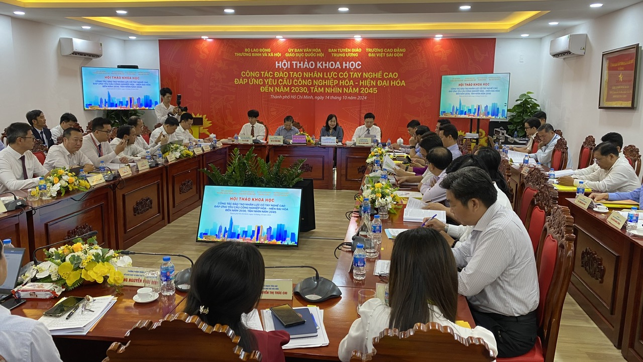 Nh&acirc;n lực chất lượng cao vẫn l&agrave; b&agrave;i to&aacute;n kh&oacute; giải- Ảnh 1.