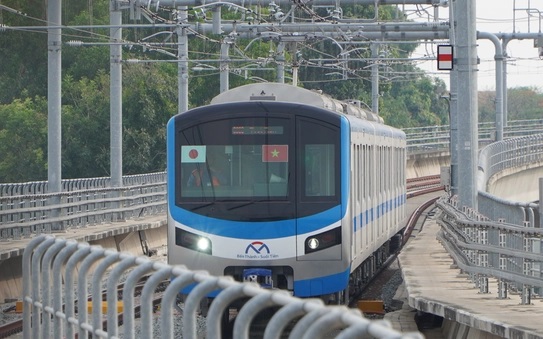 Báo in ngày 15-10: Lấy "đất vàng" làm công viên, bãi đỗ xe- Ảnh 2.