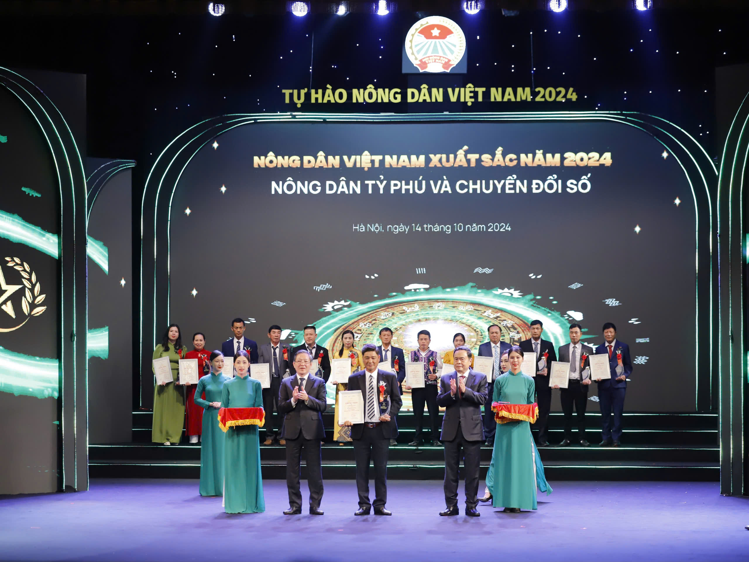 Nông dân tỉ phú là tấm gương người thật, việc thật về sản xuất giỏi- Ảnh 1.
