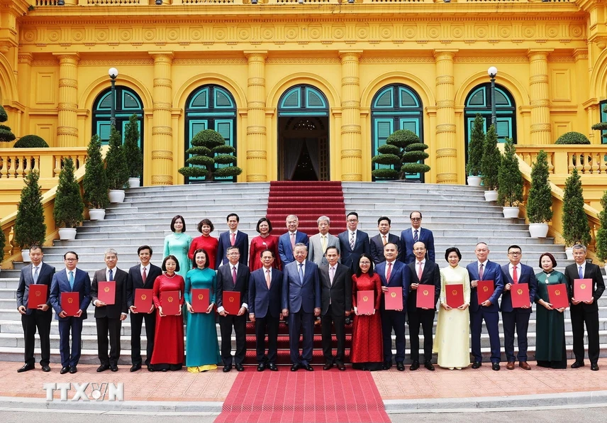 Tổng B&iacute; thư, Chủ tịch nước T&ocirc; L&acirc;m trao quyết định bổ nhiệm Đại sứ Việt Nam tại c&aacute;c nước- Ảnh 5.