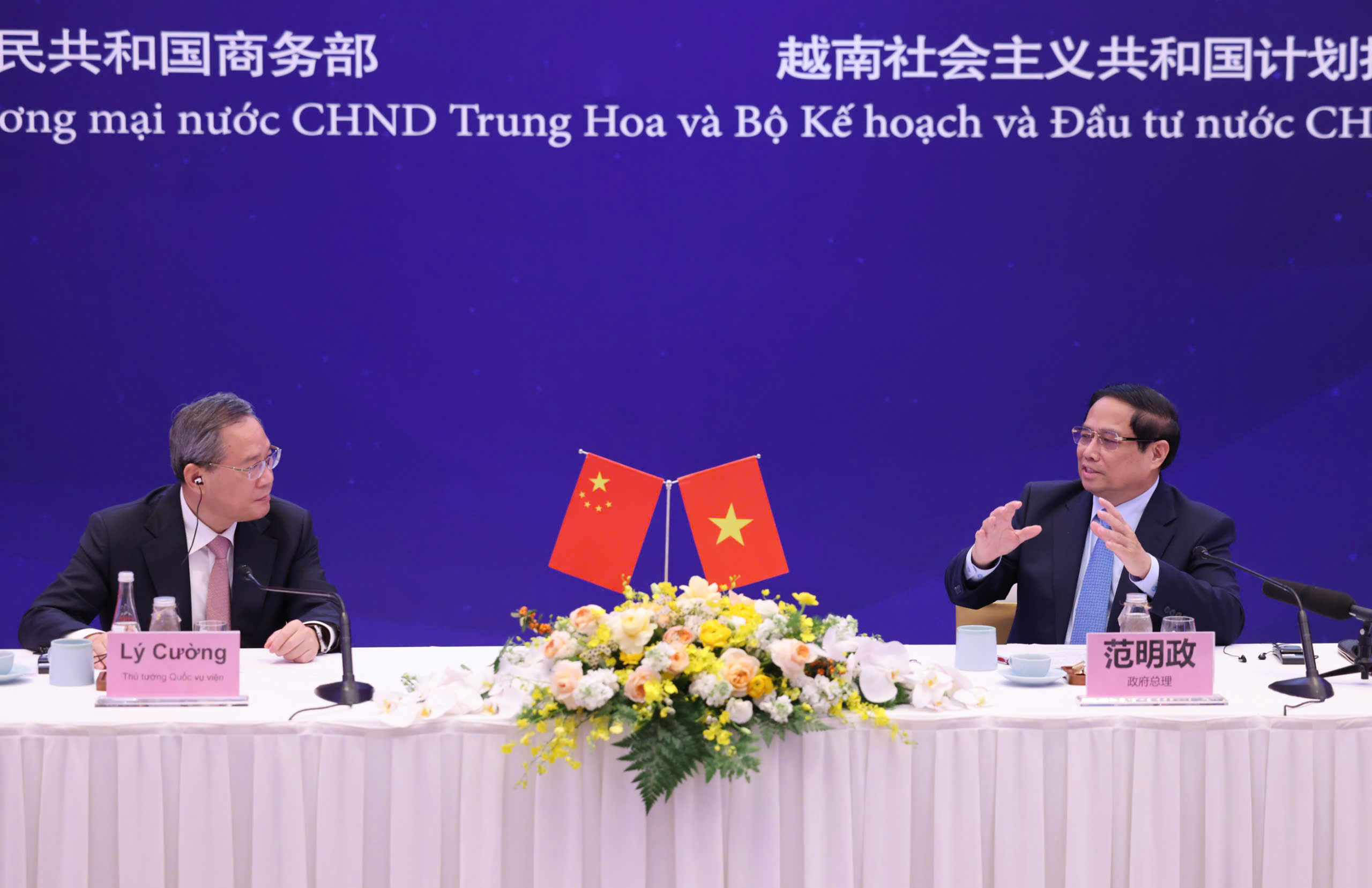 Hợp t&aacute;c kinh tế xứng tầm quan hệ ch&iacute;nh trị - x&atilde; hội- Ảnh 1.