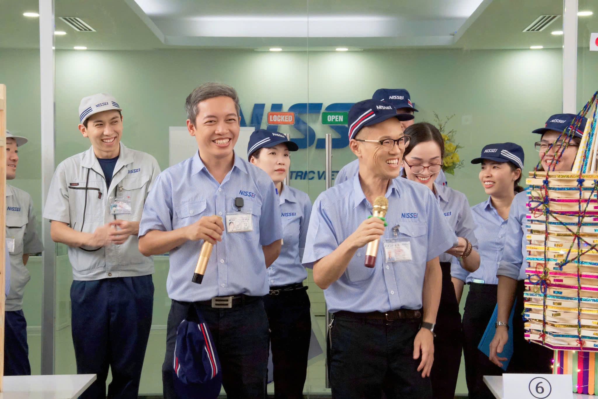 KHI DOANH NGHIỆP L&Agrave; NH&Agrave;, L&Agrave; ĐIỂM TỰA (*): Những &ocirc;ng, b&agrave; chủ hết l&ograve;ng với c&ocirc;ng nh&acirc;n- Ảnh 1.