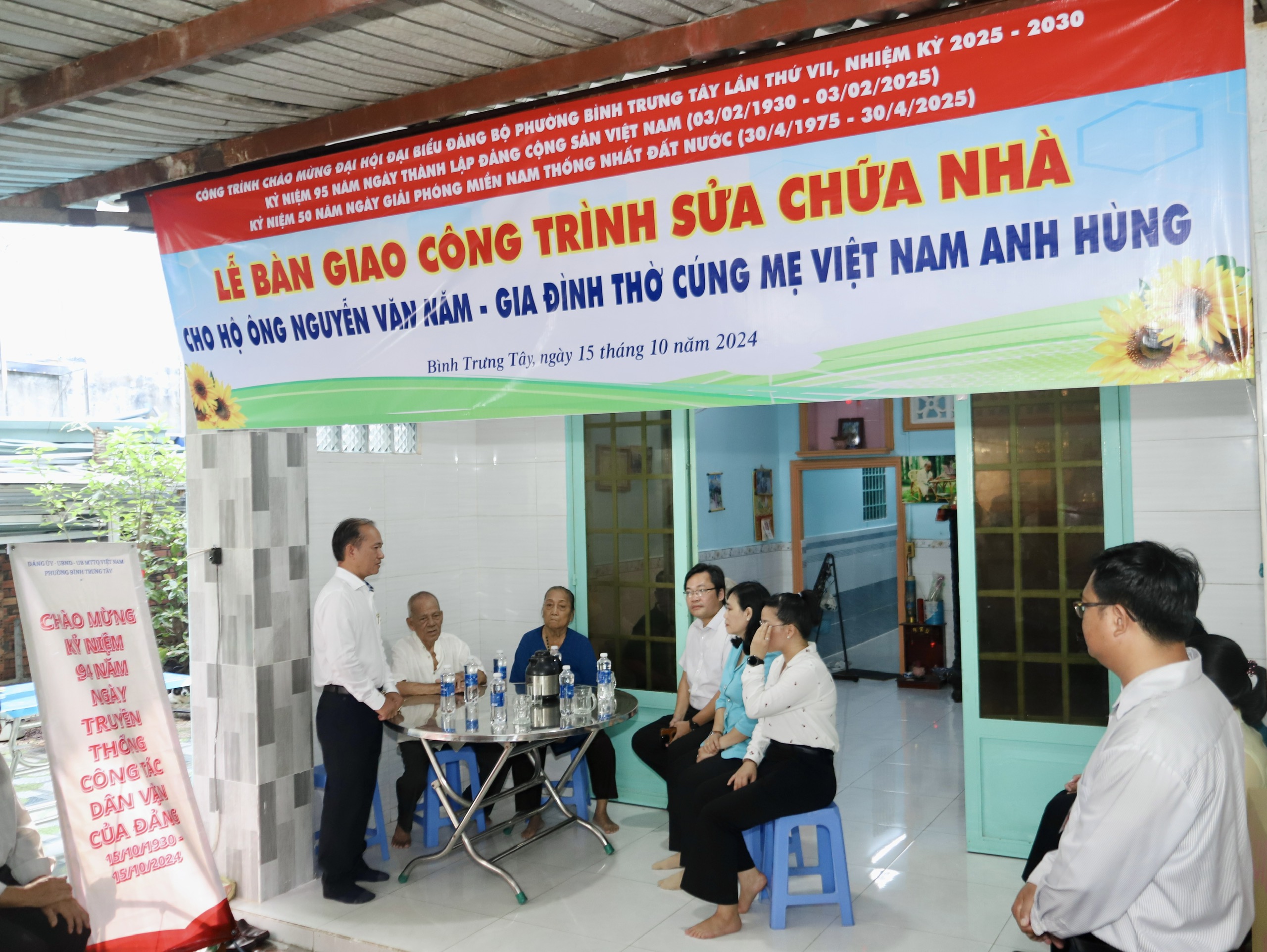 Chung tay sửa chữa nh&agrave; cho gia đ&igrave;nh Mẹ Việt Nam Anh h&ugrave;ng- Ảnh 1.