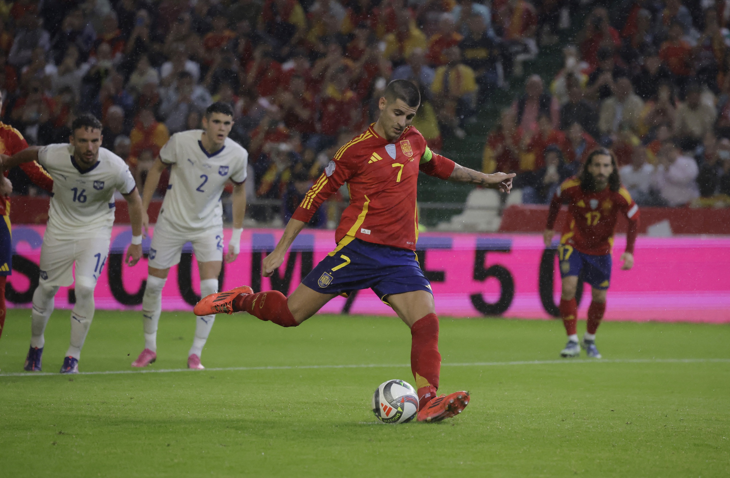 T&acirc;y Ban Nha b&ugrave;ng nổ, chiếm ng&ocirc;i đầu v&ograve;ng bảng Nations League- Ảnh 3.