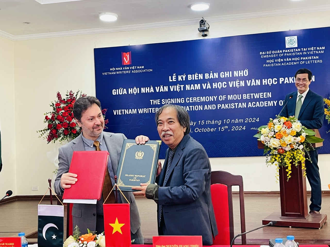 Hội Nh&agrave; văn Việt Nam hợp t&aacute;c với Viện Văn học Pakistan- Ảnh 1.