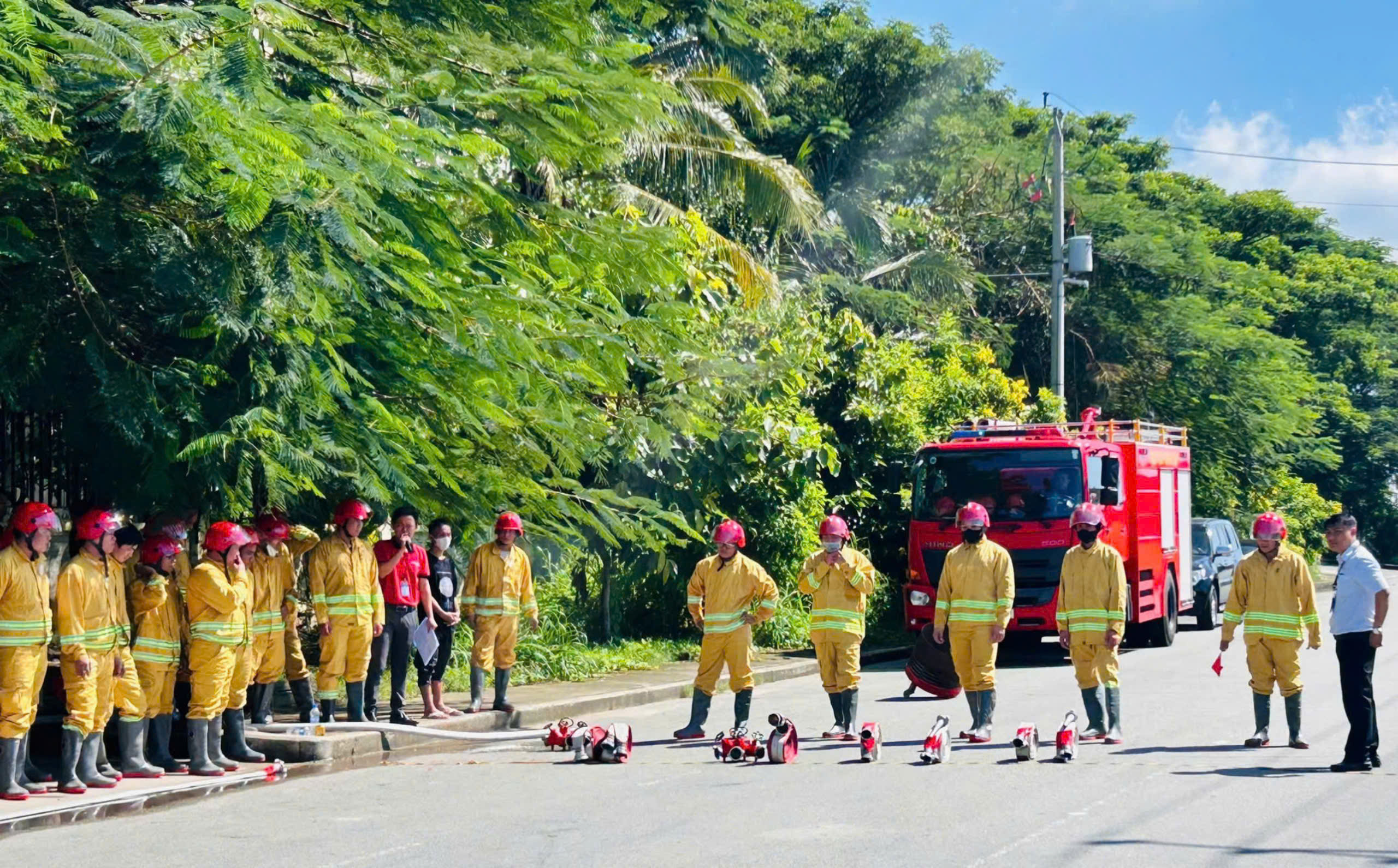 Diễn tập c&ocirc;ng t&aacute;c ph&ograve;ng ch&aacute;y chữa ch&aacute;y cho c&ocirc;ng nh&acirc;n ở B&igrave;nh Dương- Ảnh 1.