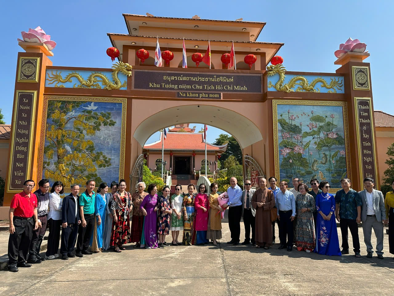 Khánh thành Cổng phố văn hóa Thái Lan - Việt Nam- Ảnh 2.