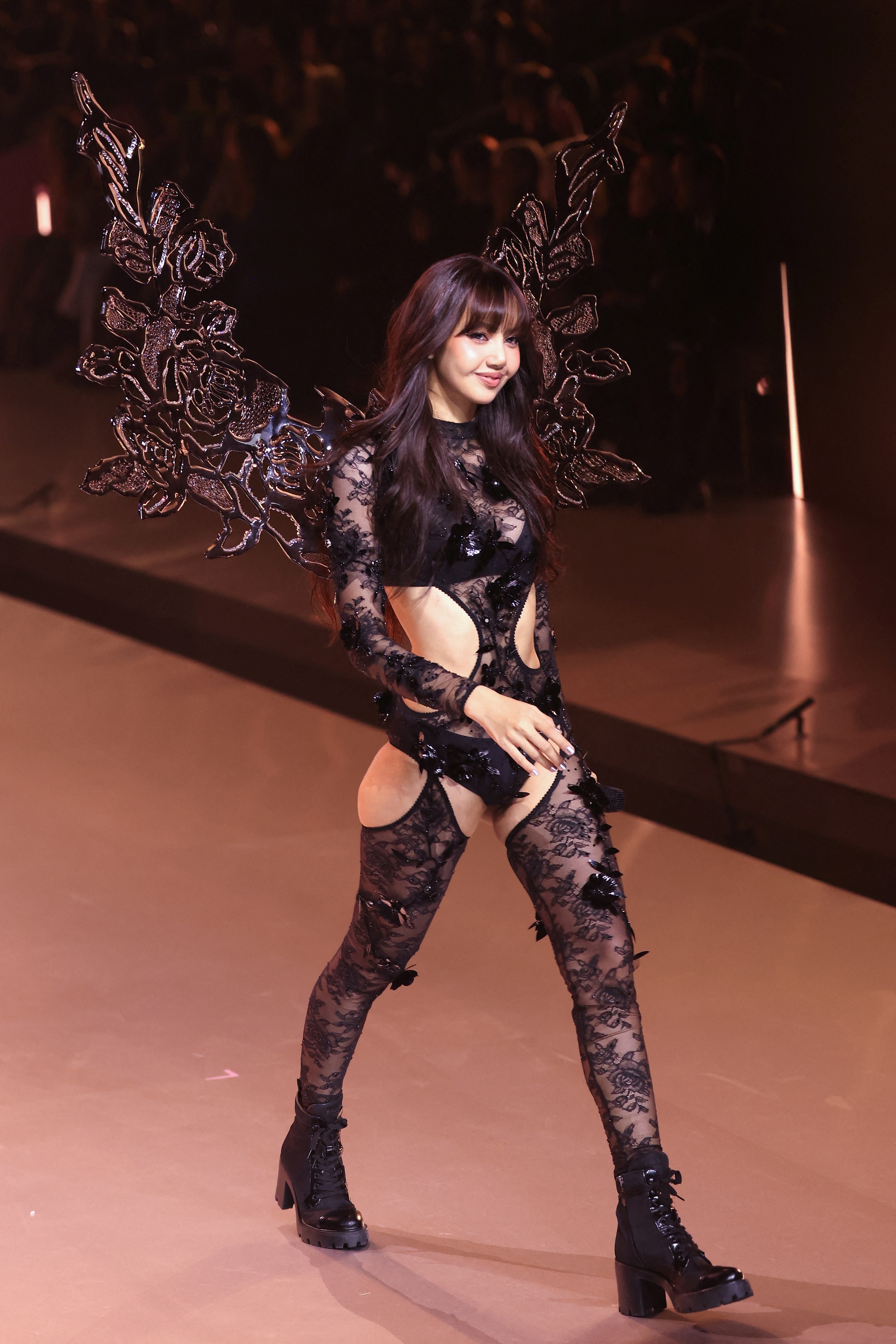 Show "Thi&ecirc;n thần nội y" bị ch&ecirc; d&ugrave; c&oacute; mỹ nh&acirc;n Blackpink- Ảnh 2.