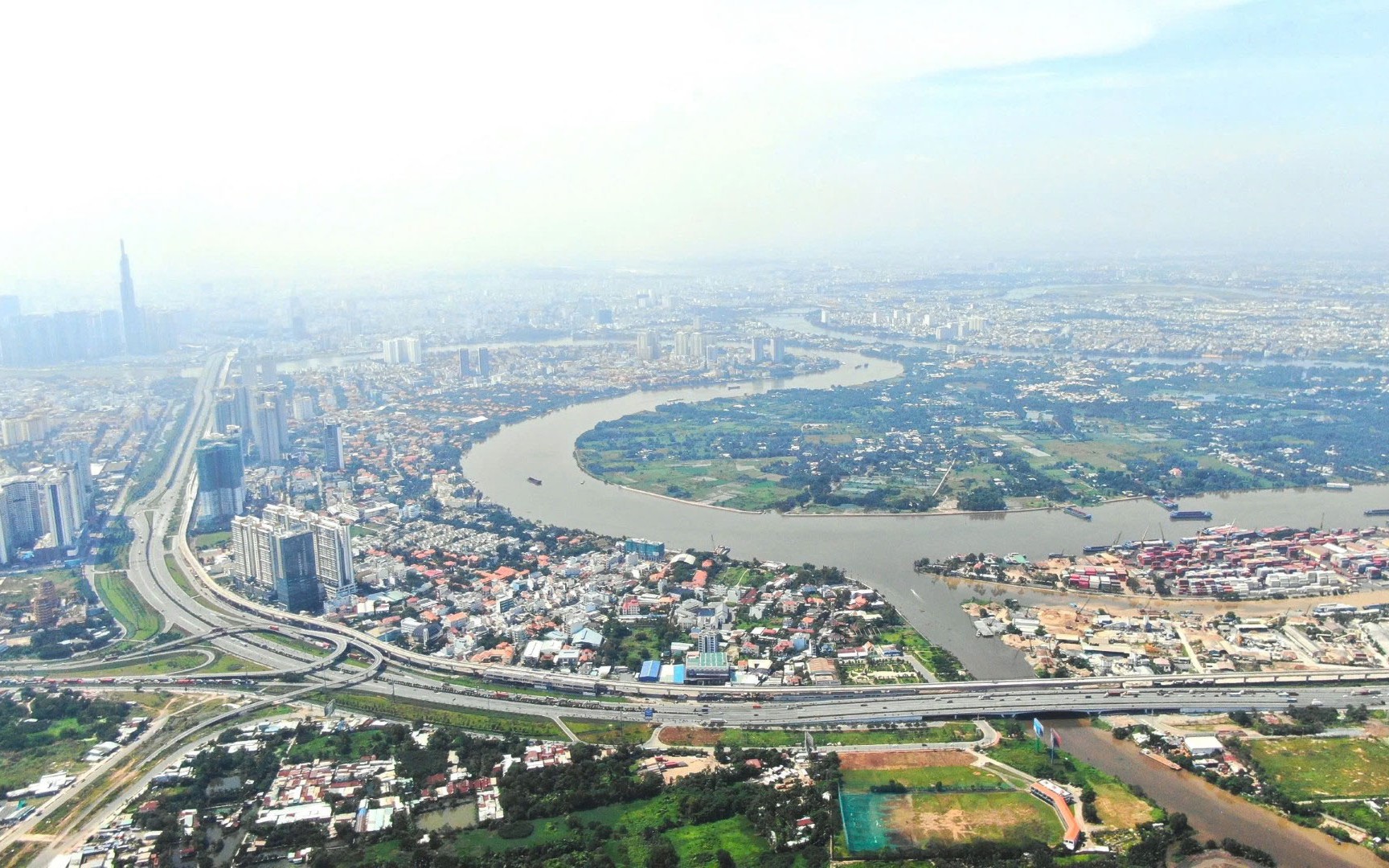 Bảng gi&aacute; đất lần đầu tại TPHCM: Dự kiến trung t&acirc;m gi&aacute; như cũ, v&ugrave;ng mới tăng - Ảnh 2.