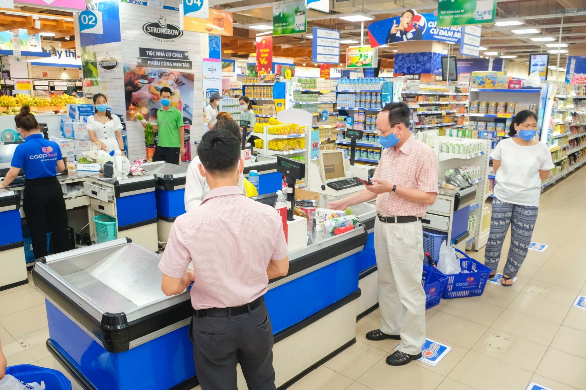 Cuộc thi "Tự h&agrave;o h&agrave;ng Việt": M&oacute;n qu&agrave; mua tại Co.opmart tặng mẹ đầy &yacute; nghĩa- Ảnh 1.