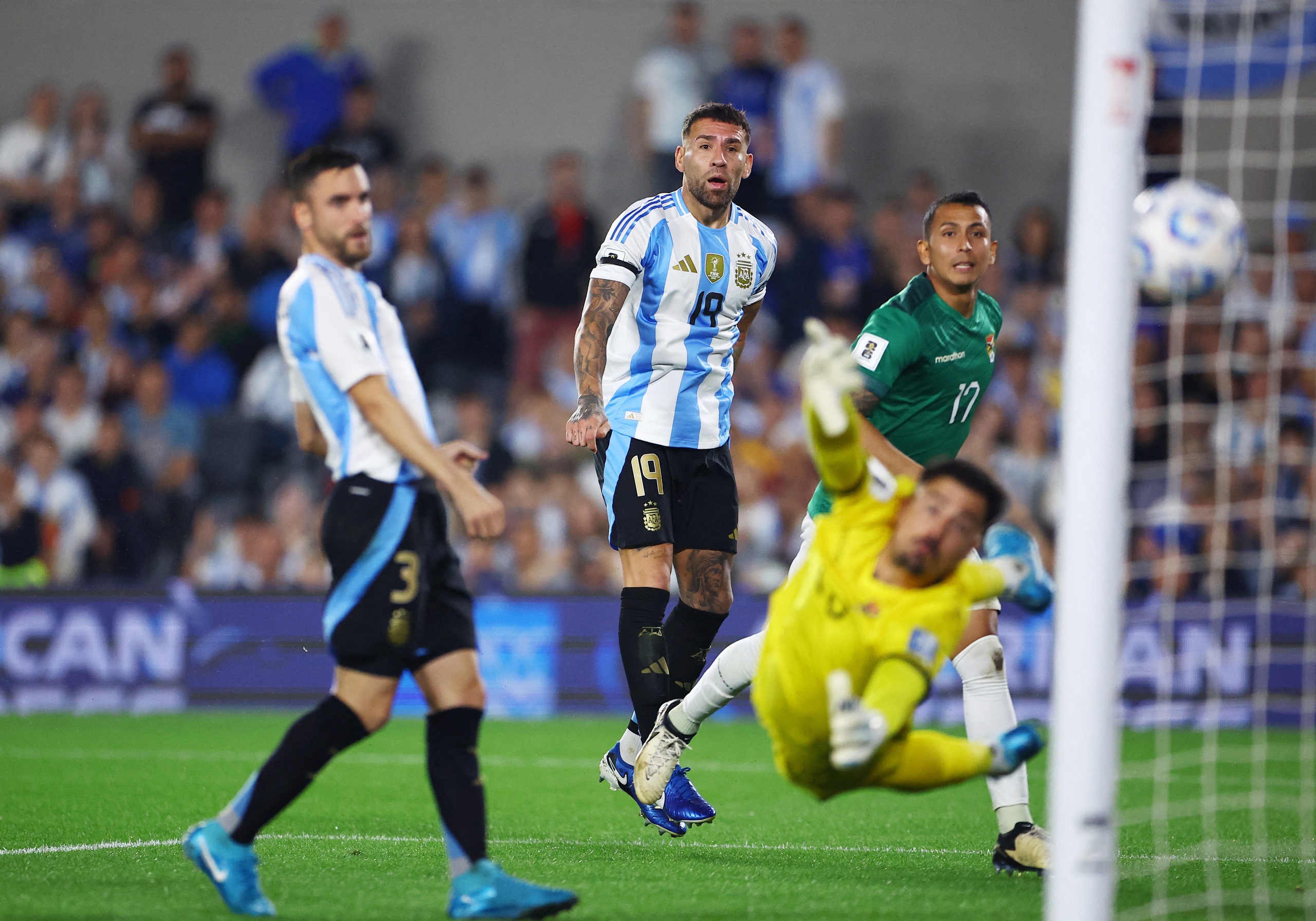 Messi tỏa s&aacute;ng ở tuổi 37 tại v&ograve;ng loại World Cup, bắt kịp kỷ lục của Cristiano Ronaldo- Ảnh 4.