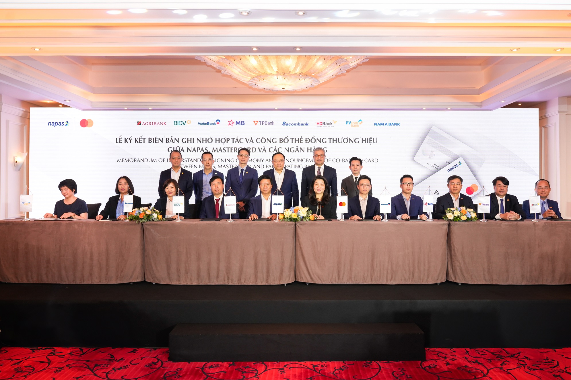 Mastercard và NAPAS hợp tác phát hành thẻ đồng thương hiệu đầu tiên
- Ảnh 2. Mastercard và NAPAS hợp tác phát hành thẻ đồng thương hiệu đầu tiên
- Ảnh 2.