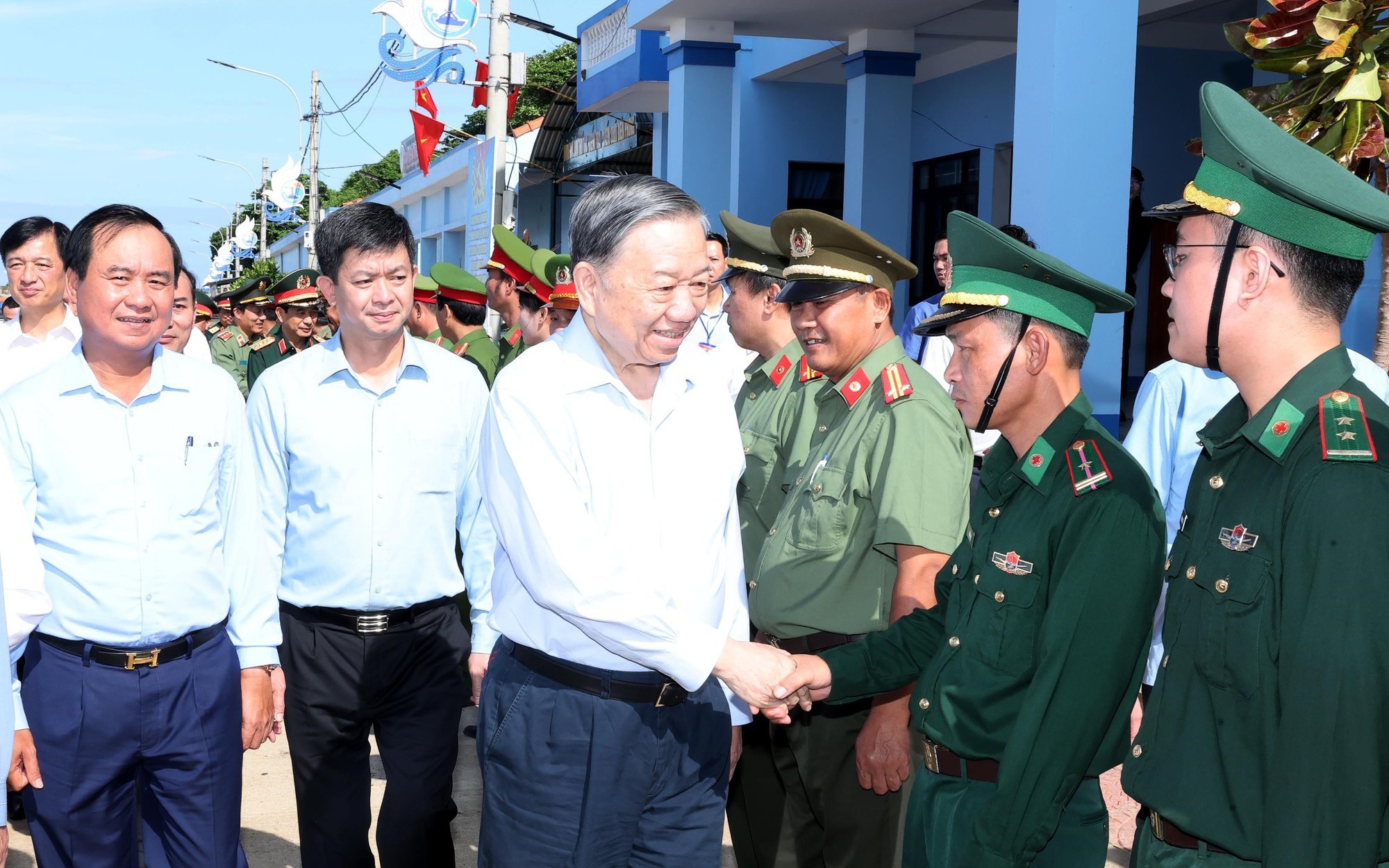 Tổng Bí thư, Chủ tịch nước Tô Lâm: Xây dựng Cồn Cỏ thành khu vực phòng thủ vững chắc