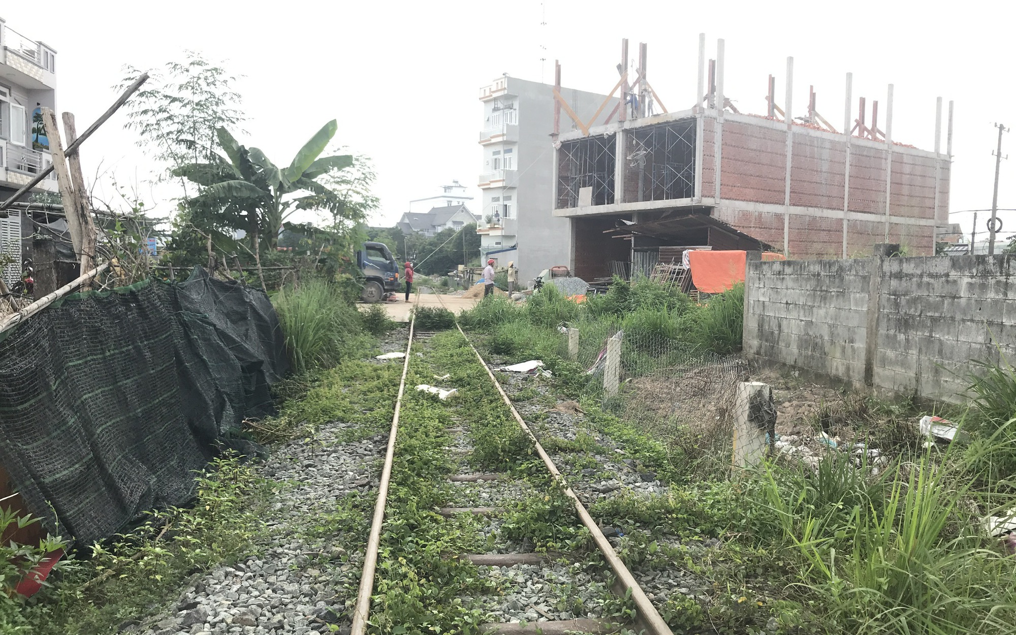 Dấu hiệu lừa đảo, chiếm đoạt t&agrave;i sản tại C&ocirc;ng ty TNHH Ph&aacute;t triển Nh&agrave; xe lửa Dĩ An