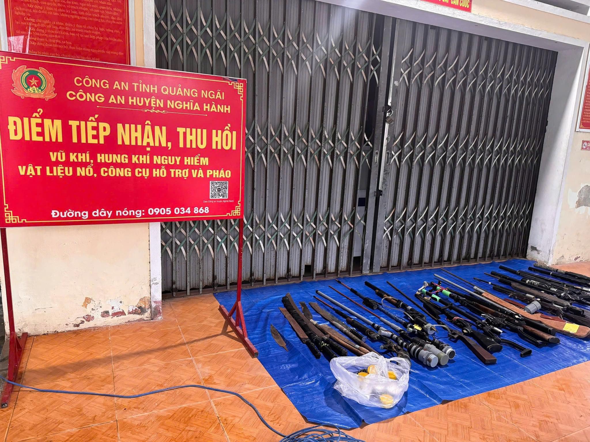 Quảng Ngãi tiêu hủy hàng chục khẩu súng tự chế, vật liệu nổ- Ảnh 1.