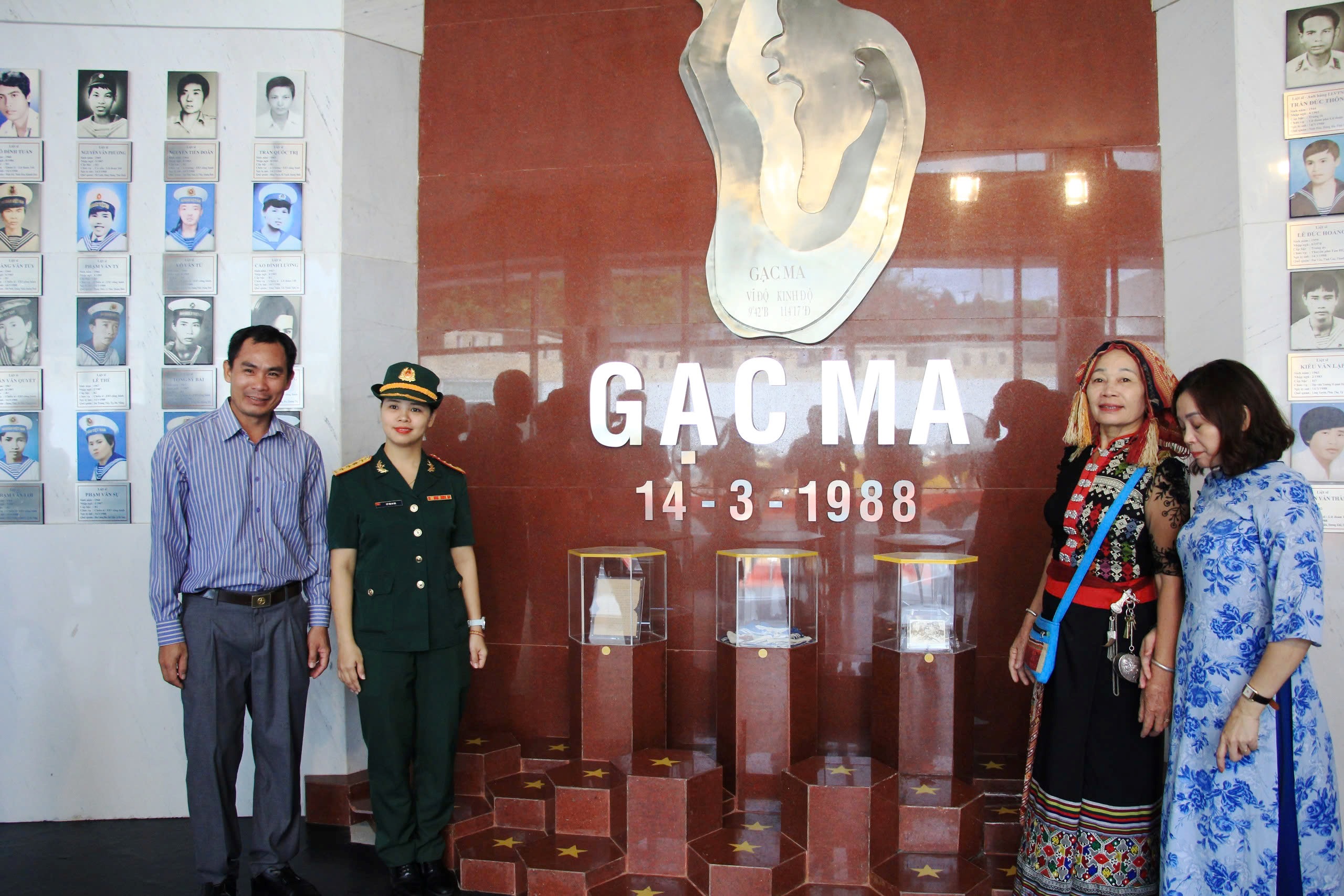 Ban Tuy&ecirc;n gi&aacute;o Trung ương d&acirc;ng hương tưởng niệm Chiến sĩ Gạc Ma- Ảnh 4.