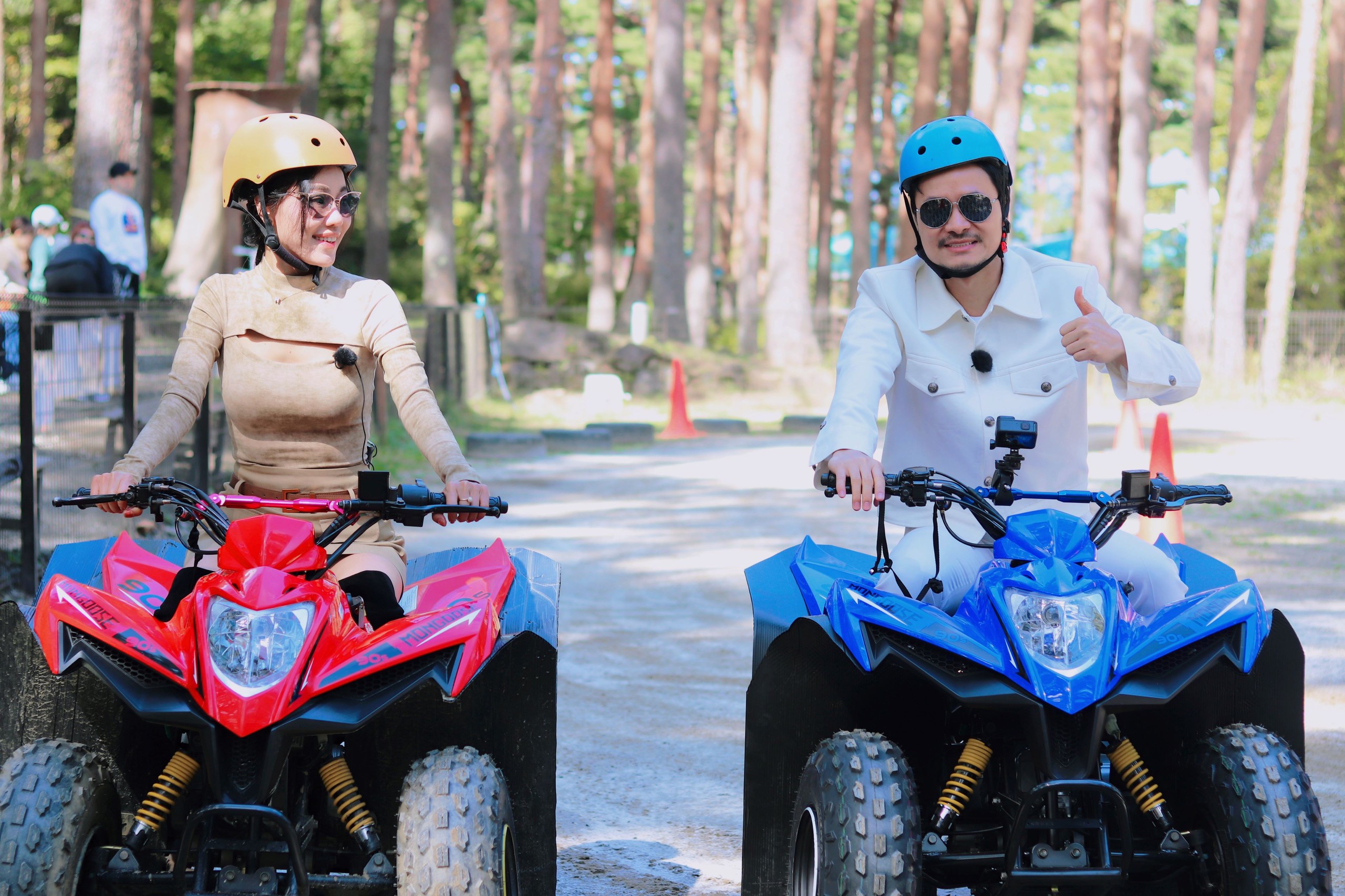 Vợ chồng b&agrave; tr&ugrave;m hoa hậu l&agrave;m đại sứ- Ảnh 6.
