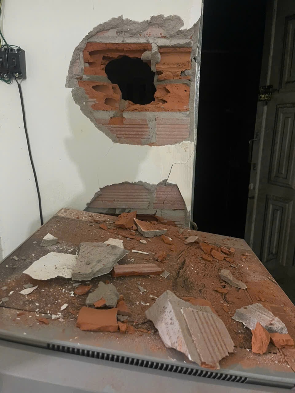 Thu&ecirc; &ocirc; t&ocirc; để đi trộm tiền, v&agrave;ng - Ảnh 2.
