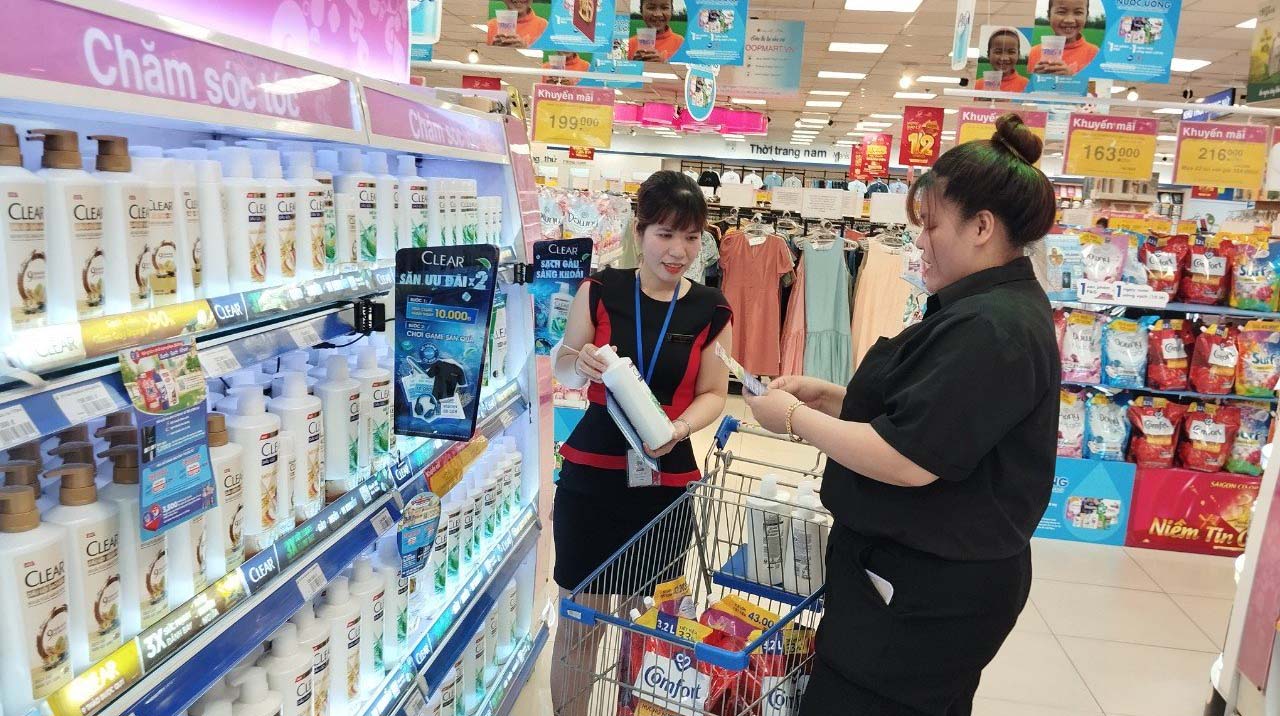 Co.opmart tặng qu&agrave; cho ph&aacute;i đẹp- Ảnh 4.