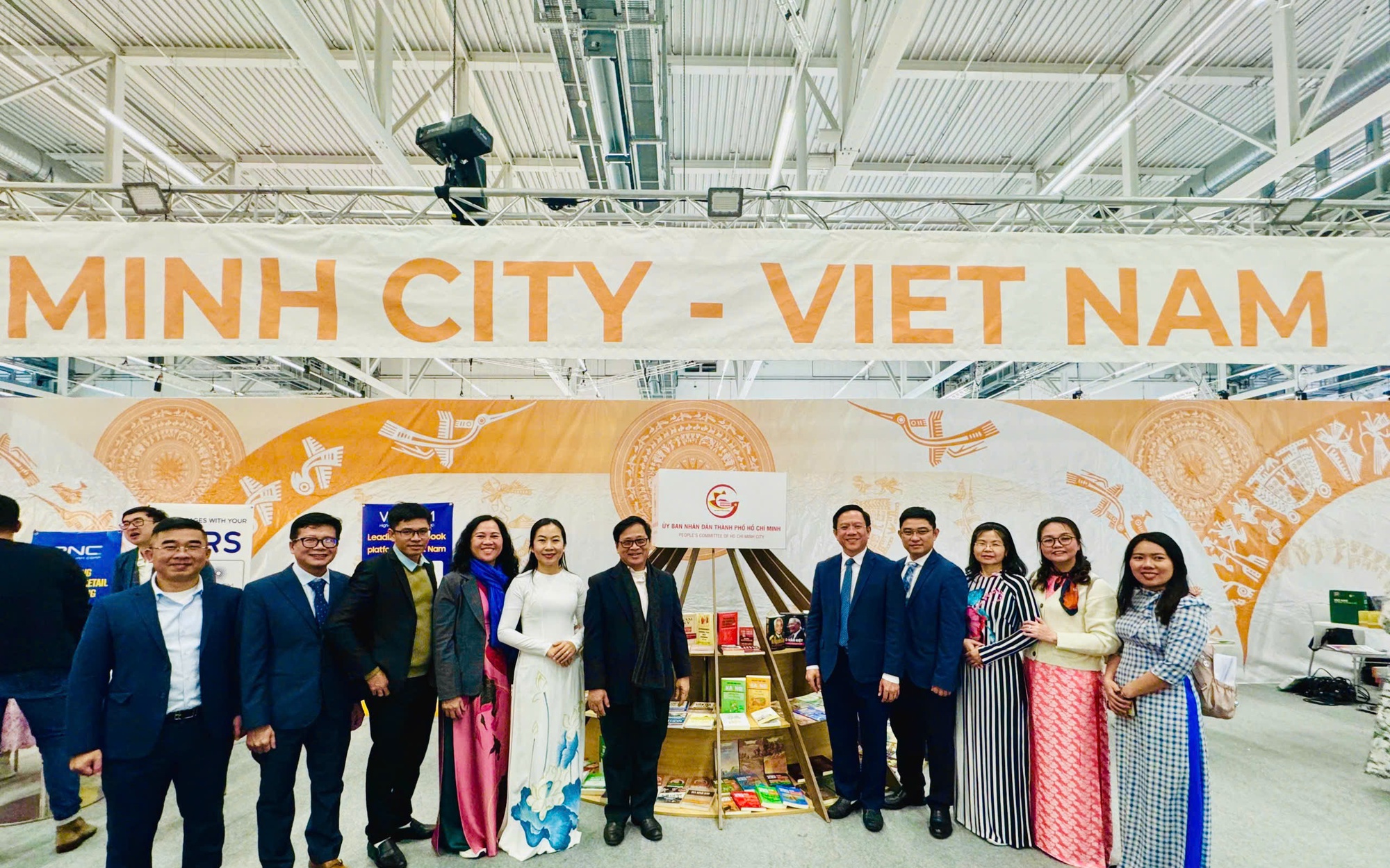 Gian hàng TP HCM tại Hội sách Frankfurt thu hút nhiều sự quan tâm