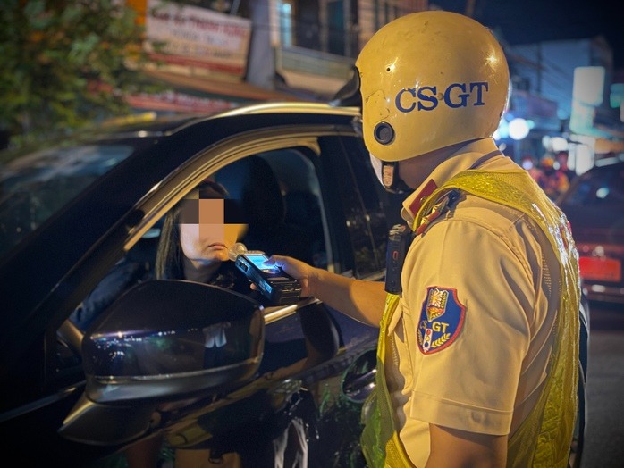 Thanh tra Ch&iacute;nh phủ đề nghị bỏ x&eacute;t nghiệm nồng độ cồn với người kh&aacute;m sức khỏe l&aacute;i xe- Ảnh 1.
