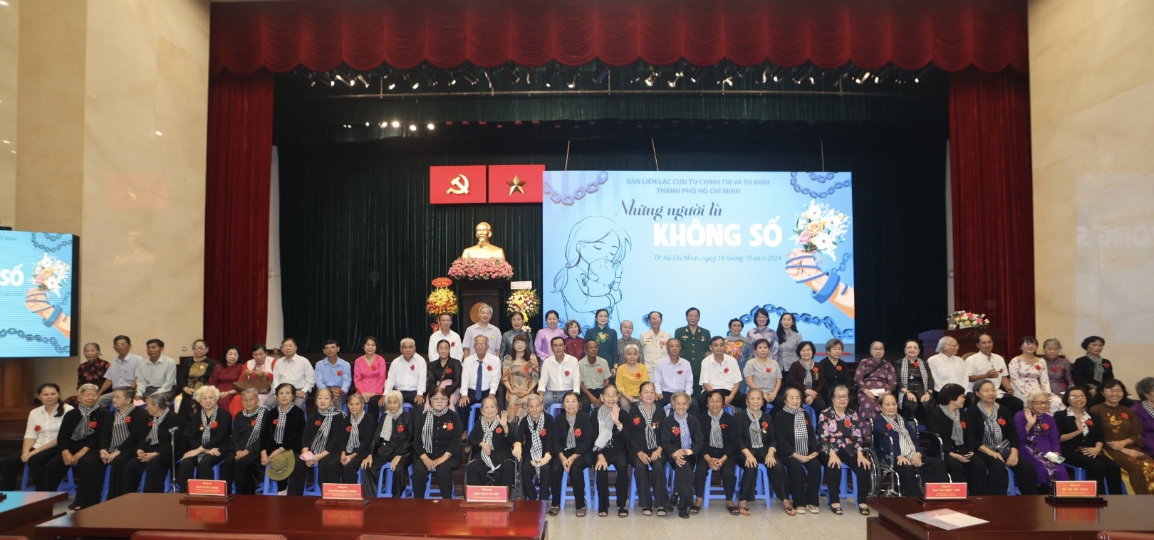 Xúc động ngày gặp lại của những "người tù không số"- Ảnh 1.