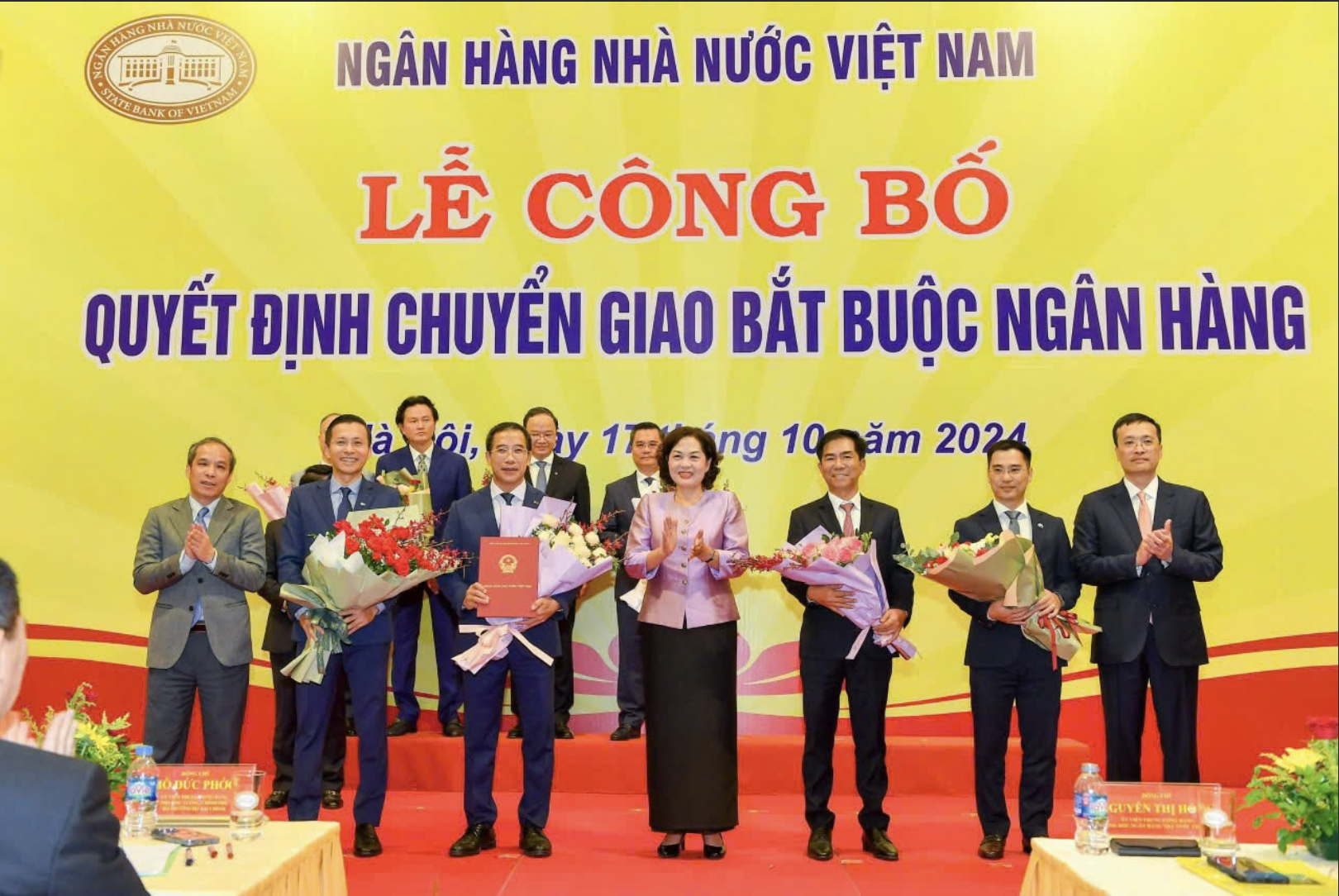 Ng&acirc;n h&agrave;ng CB, Oceanbank chuyển giao về Vietcombank, MB, quyền lợi của kh&aacute;ch h&agrave;ng c&oacute; bị ảnh hưởng?- Ảnh 1.
