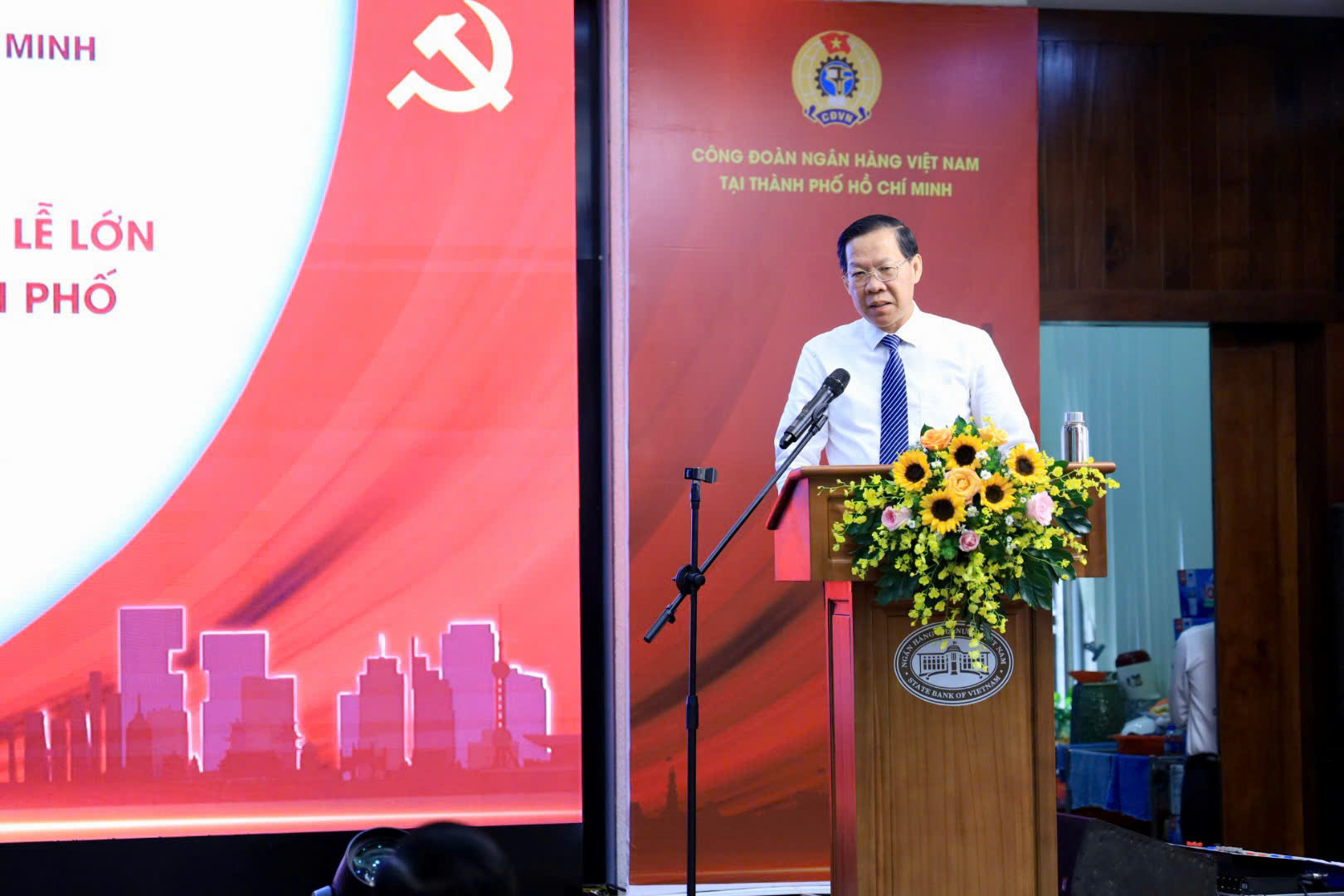 Ng&acirc;n h&agrave;ng Nh&agrave; nước tổ chức nhiều hoạt động ch&agrave;o mừng những ng&agrave;y lễ lớn  trong năm 2025- Ảnh 3.