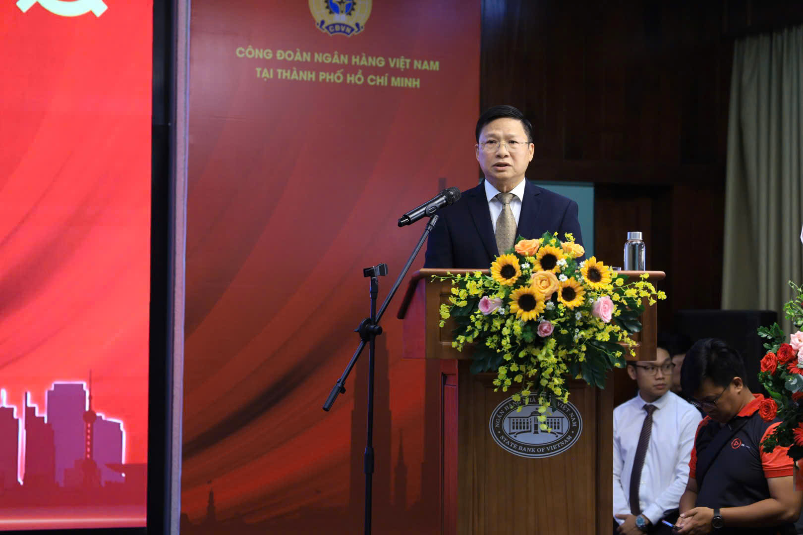 Ng&acirc;n h&agrave;ng Nh&agrave; nước tổ chức nhiều hoạt động ch&agrave;o mừng những ng&agrave;y lễ lớn  trong năm 2025- Ảnh 1.