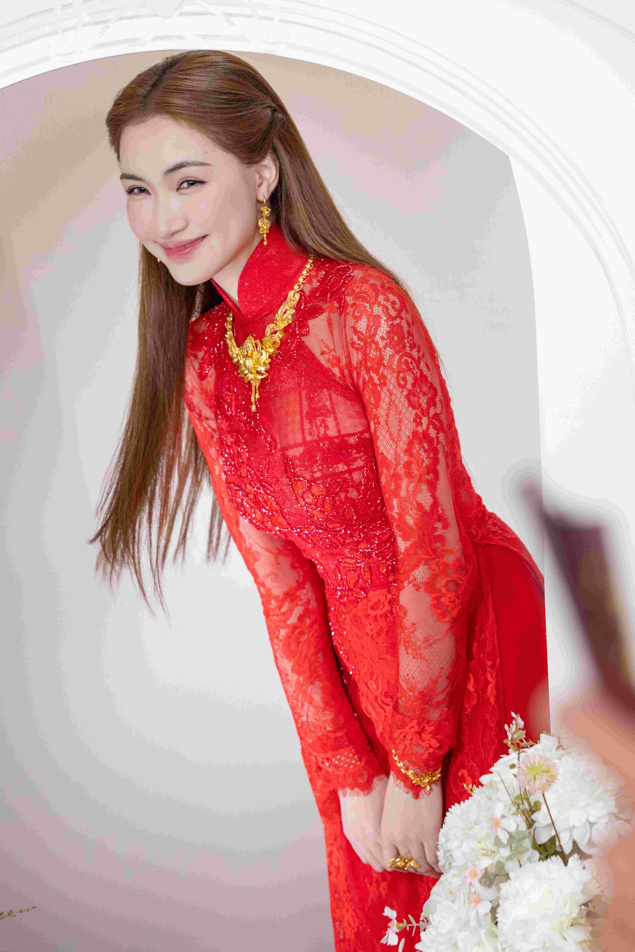 Vẻ rạng rỡ ngọt ng&agrave;o của H&ograve;a Minzy- Ảnh 1.