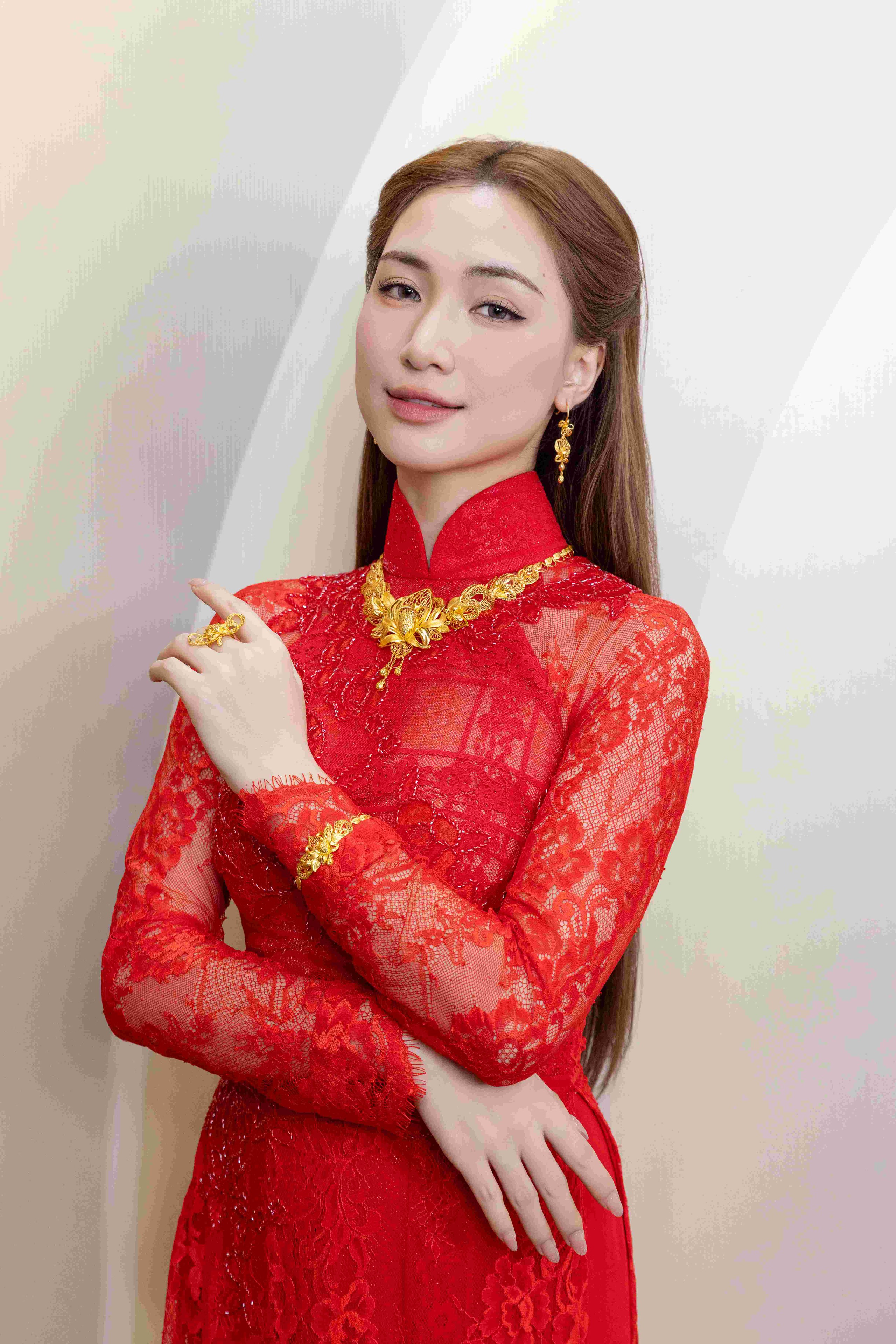 Vẻ rạng rỡ ngọt ng&agrave;o của H&ograve;a Minzy- Ảnh 2.