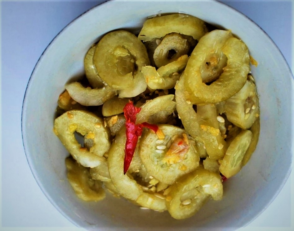 Cuộc thi &ldquo;Tự h&agrave;o h&agrave;ng Việt&rdquo;: Hũ dưa đ&egrave;o của ngoại- Ảnh 1.