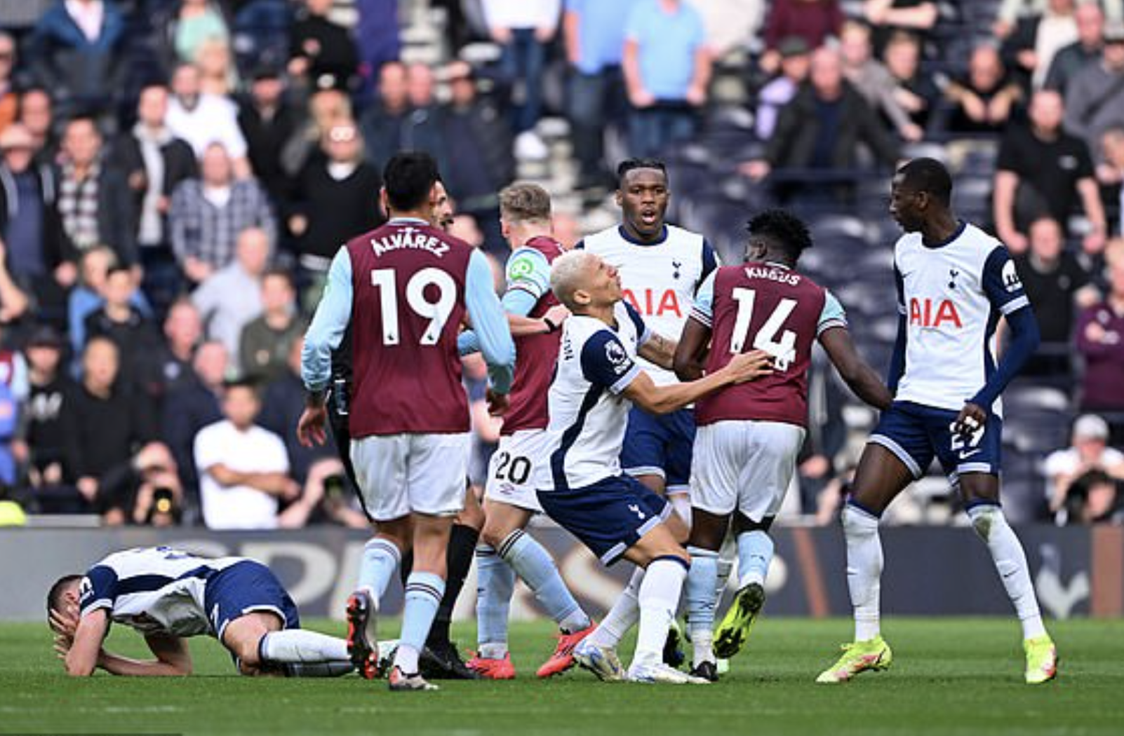 Rực lửa derby, Tottenham nhấn ch&igrave;m West Ham 4-1 tại London- Ảnh 5.
